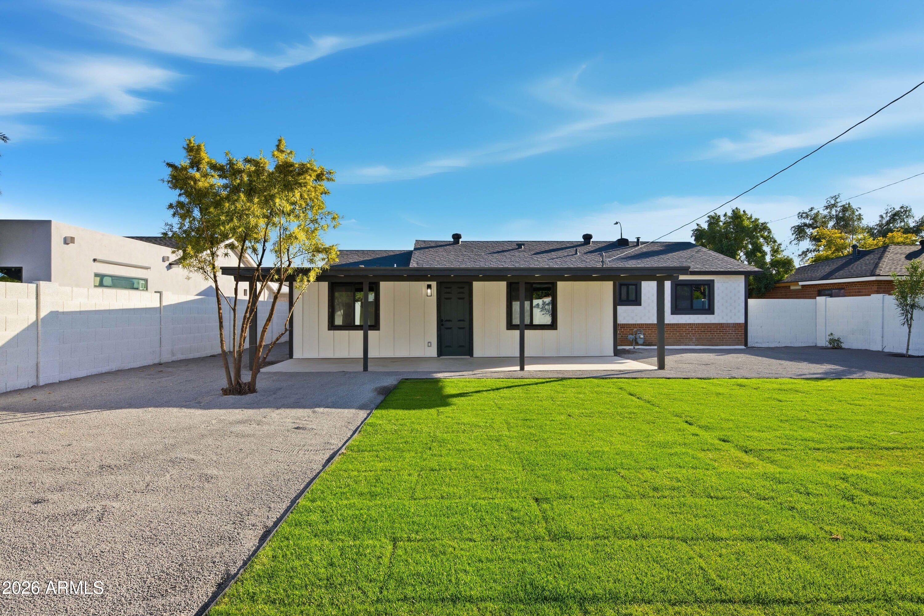 2324 E Heatherbrae Drive