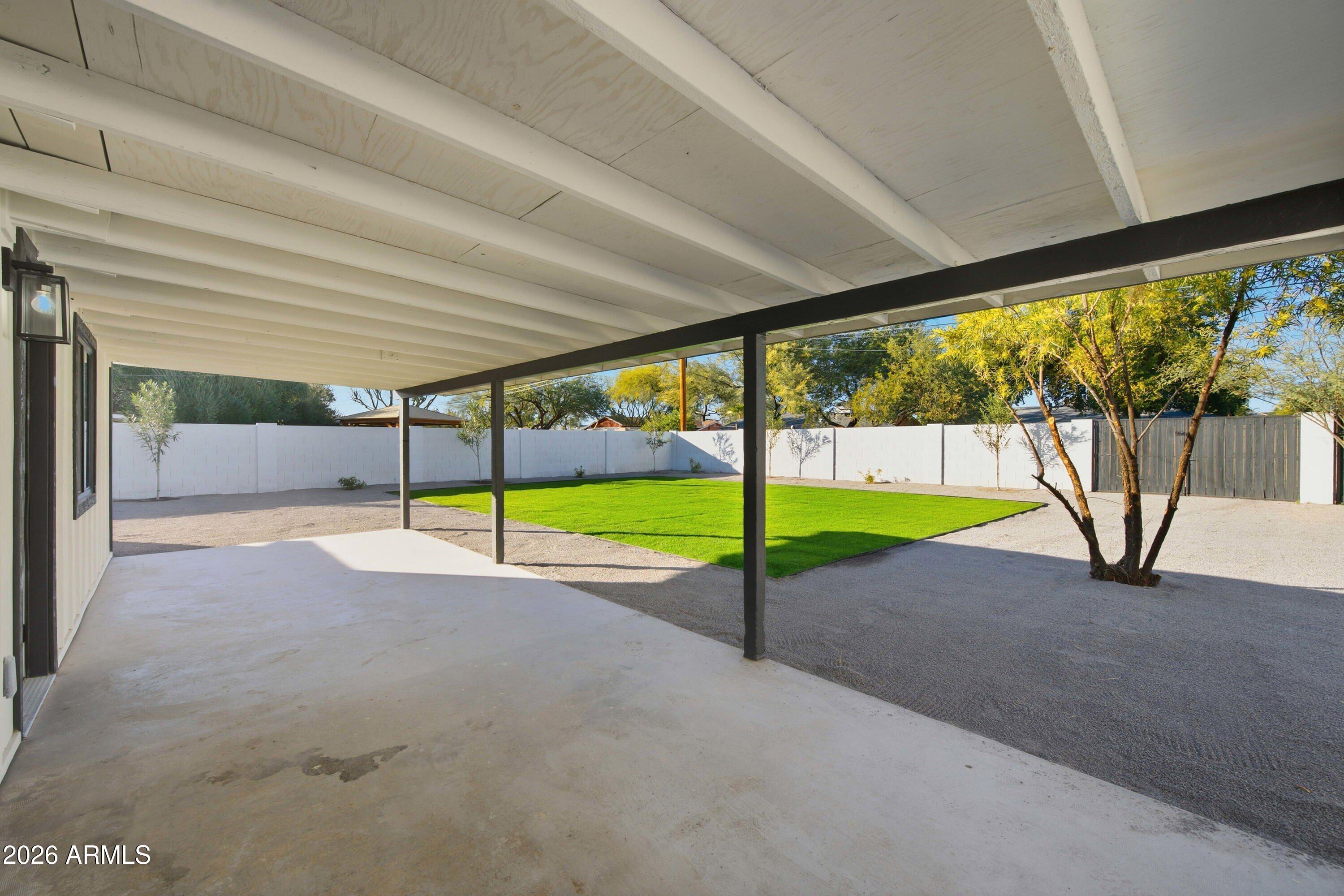 2324 E Heatherbrae Drive