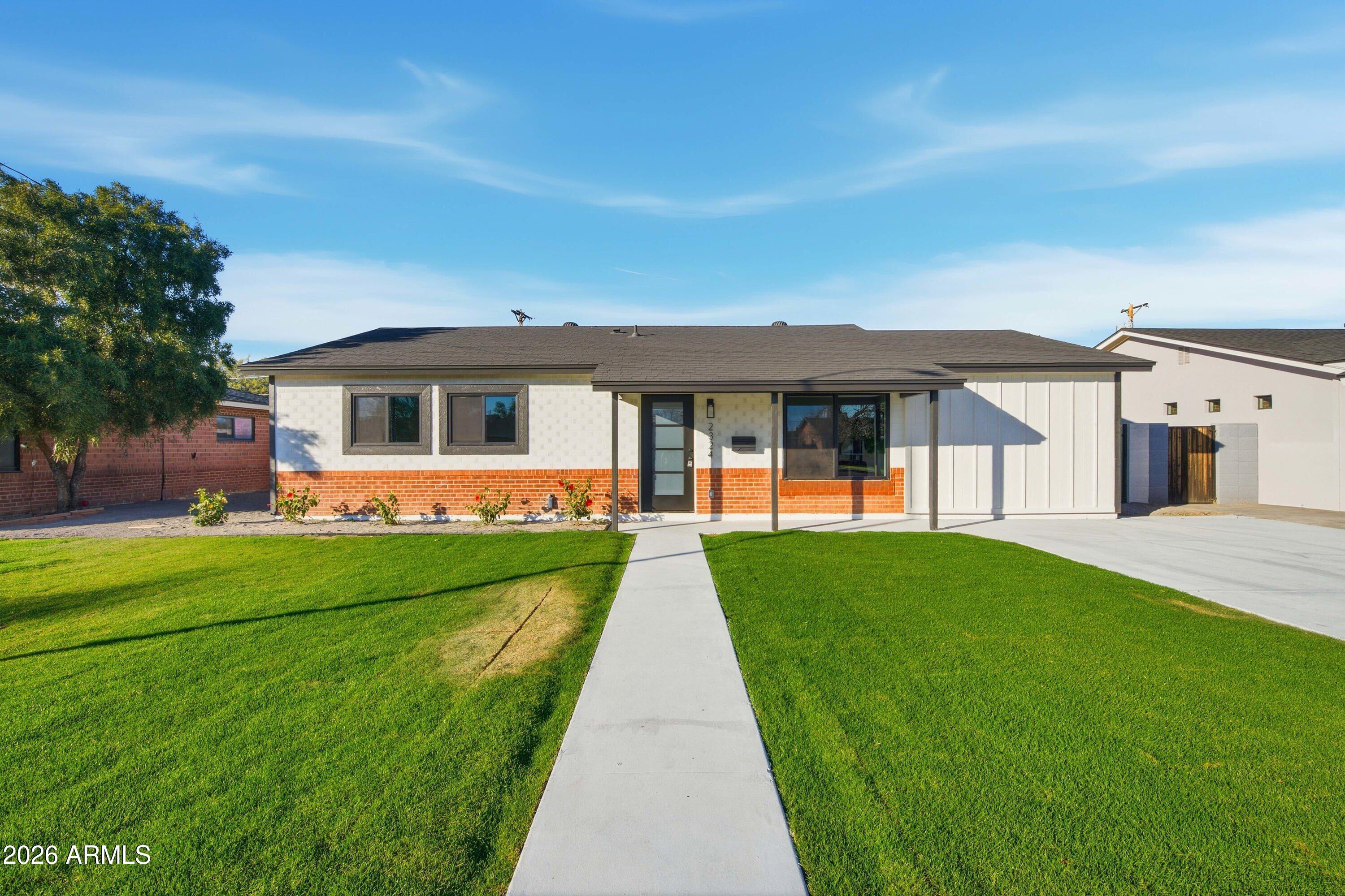 2324 E Heatherbrae Drive