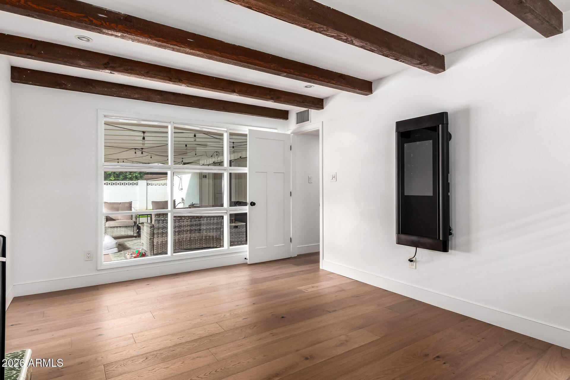 3839 E WHITTON Avenue