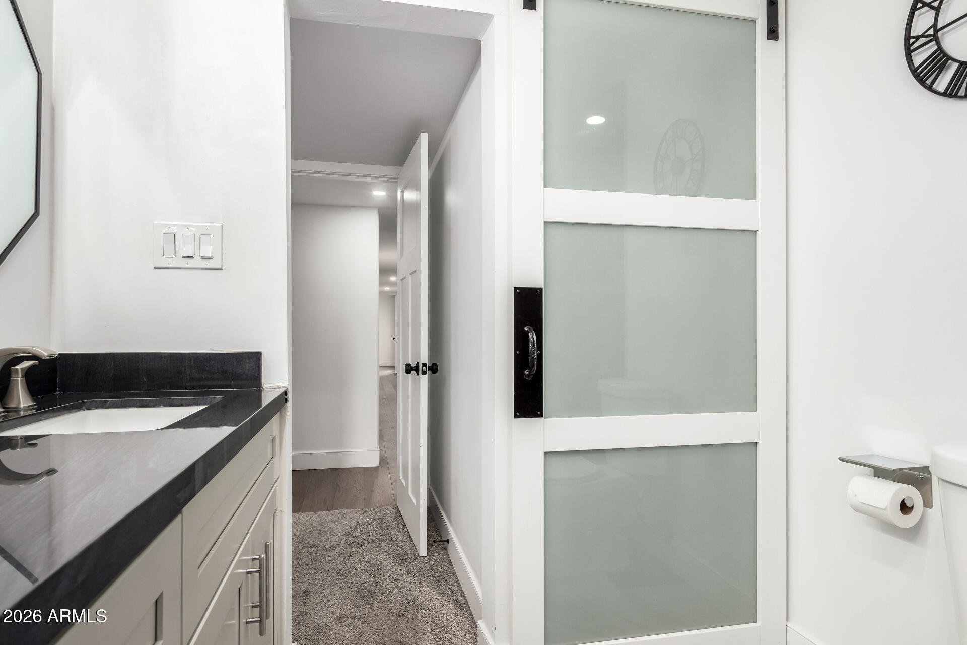 3839 E WHITTON Avenue