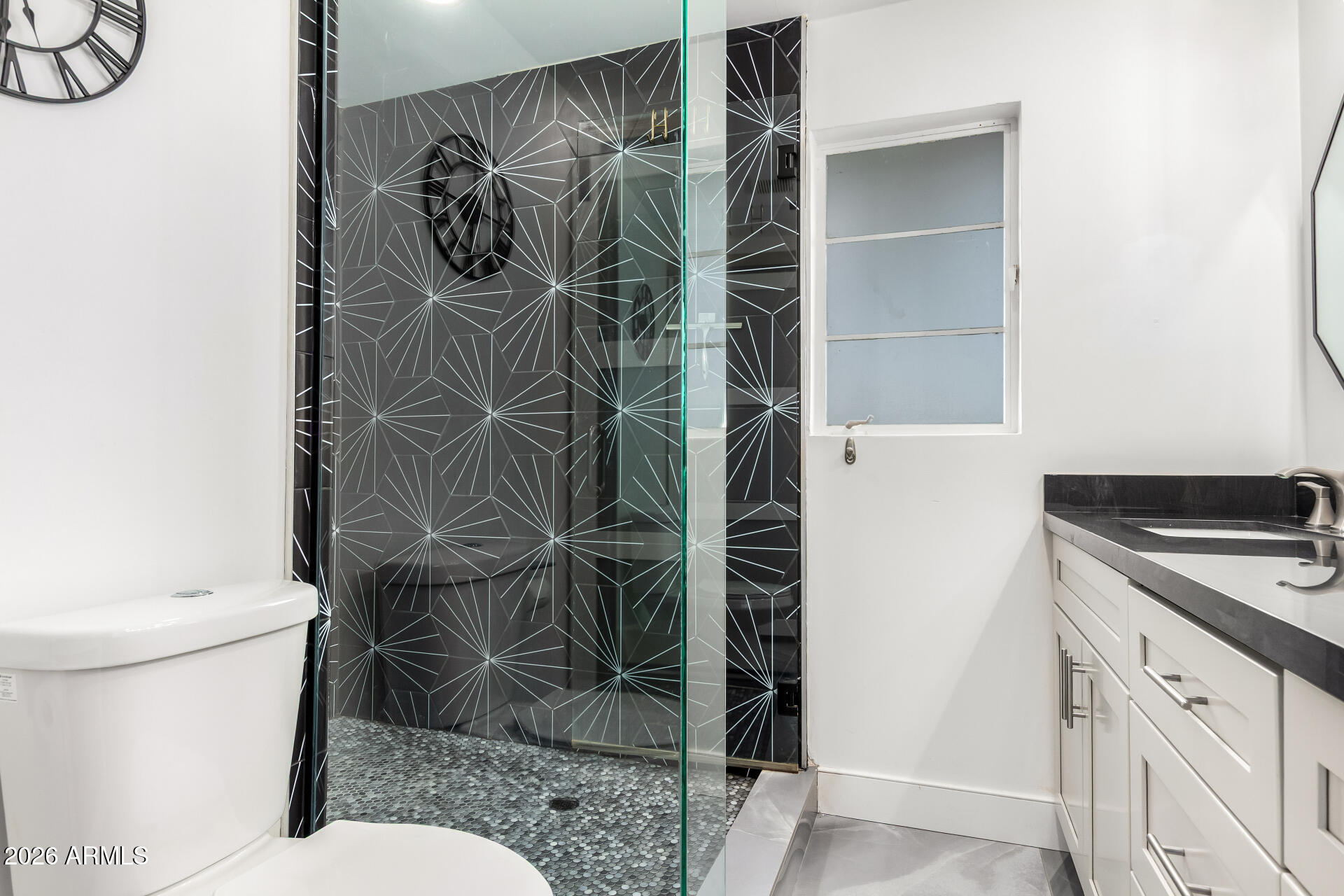 3839 E WHITTON Avenue