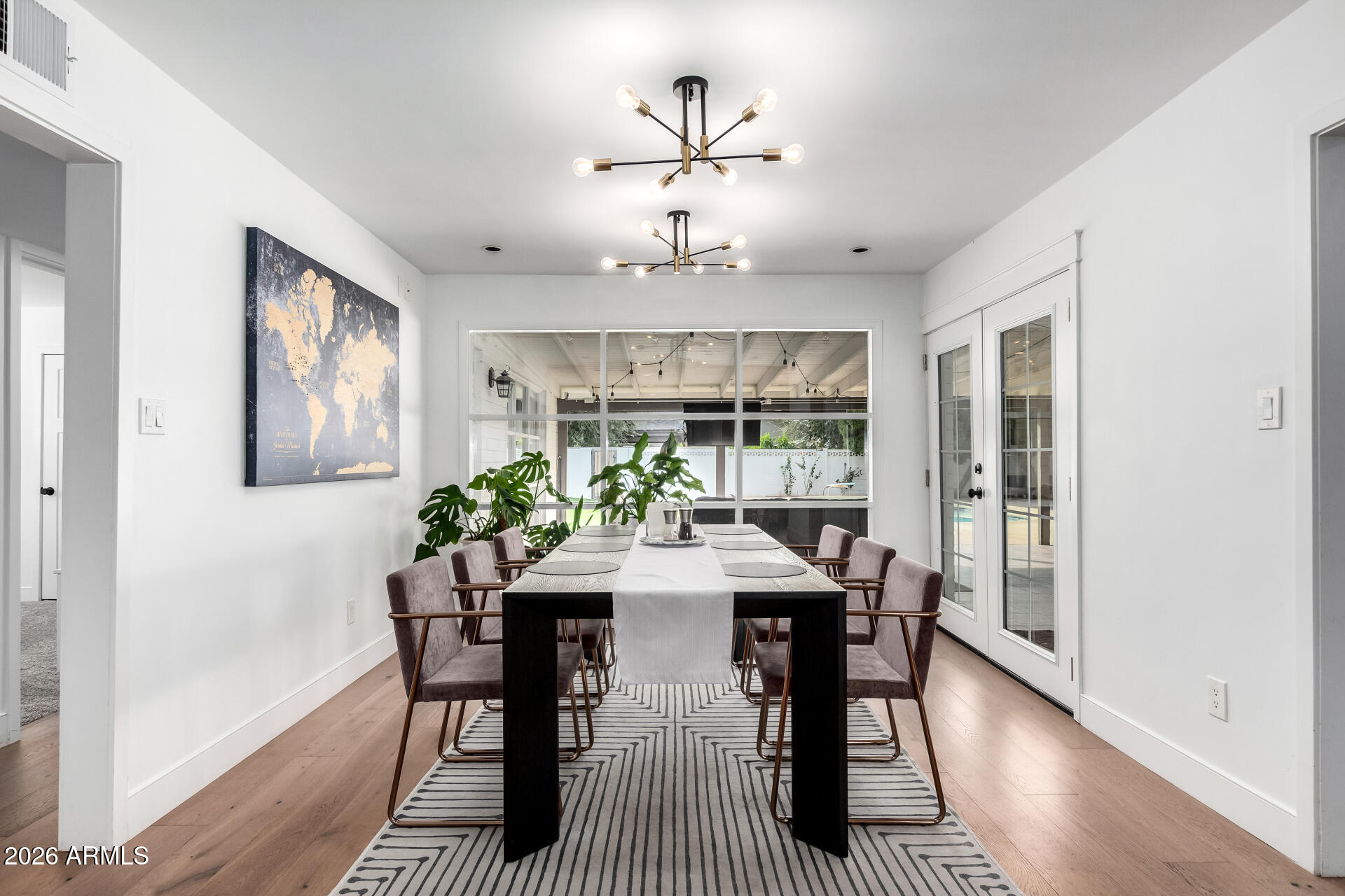 3839 E WHITTON Avenue