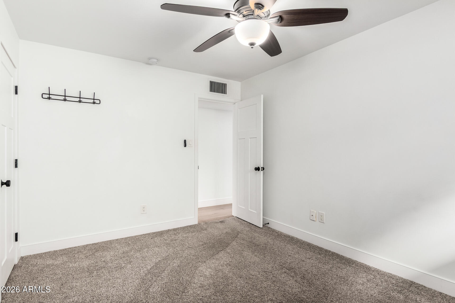 3839 E WHITTON Avenue