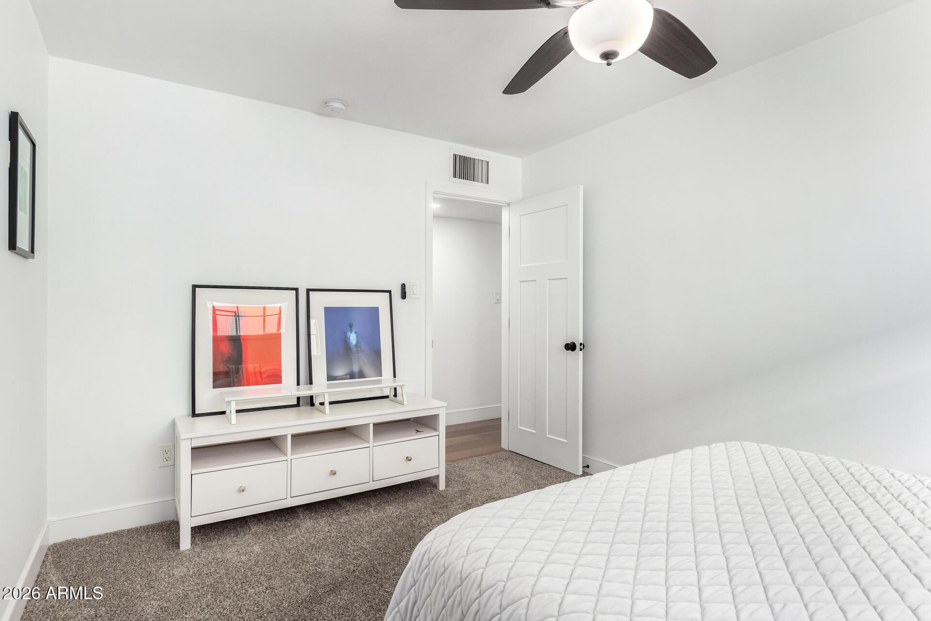 3839 E WHITTON Avenue