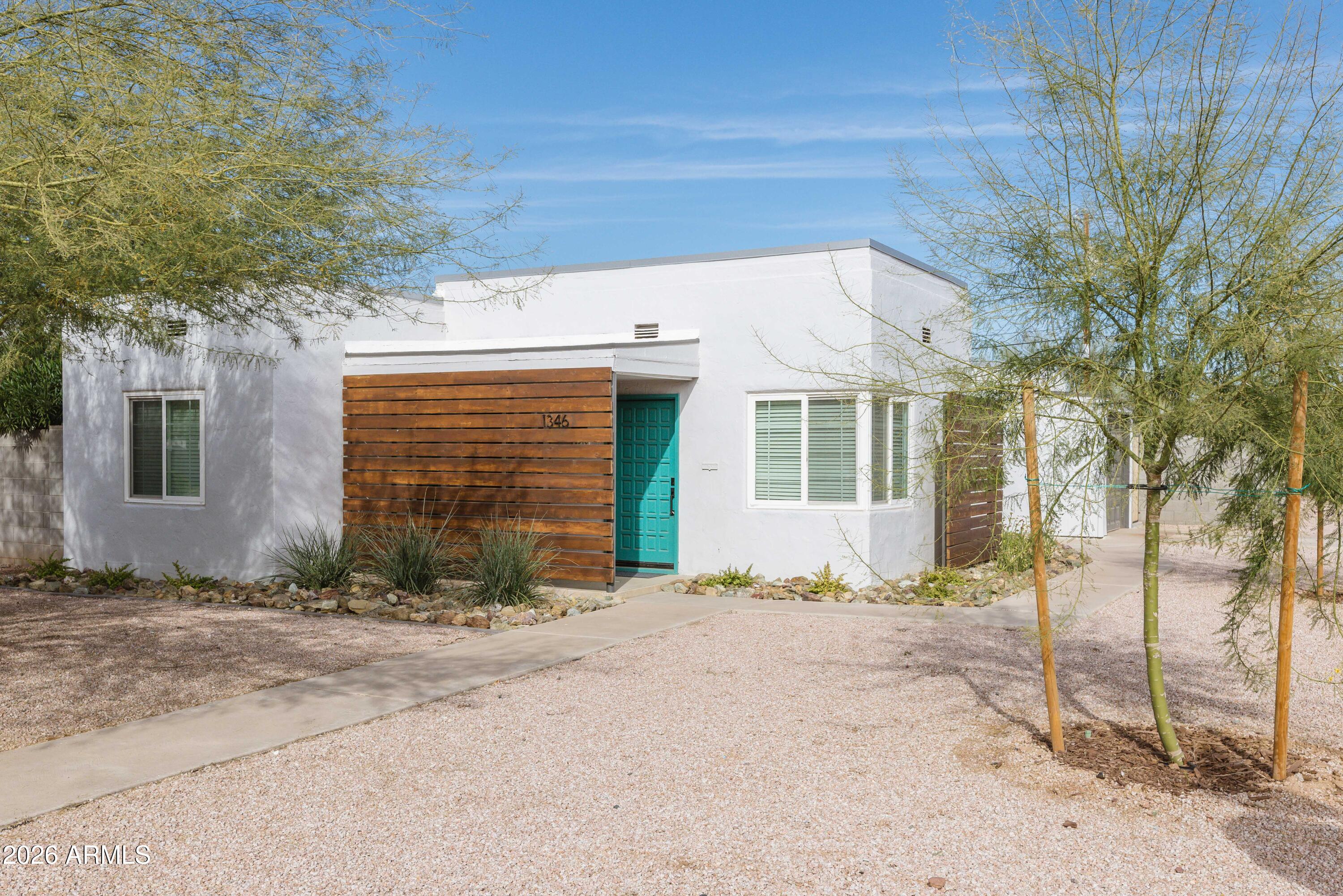 1346 E PALM Lane