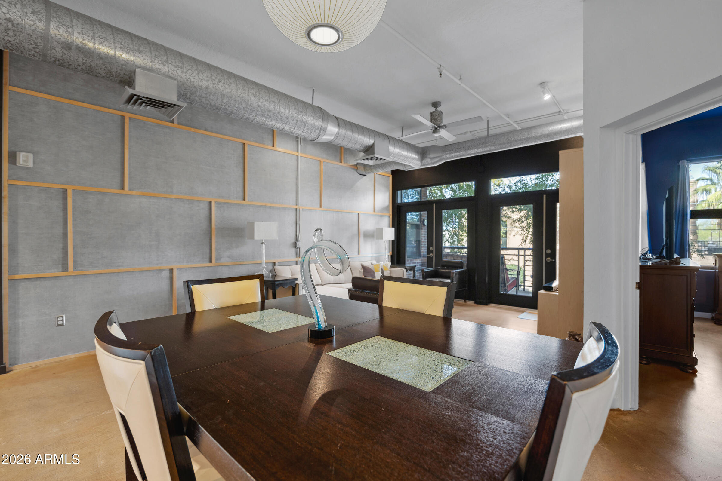 914 E OSBORN Road 216