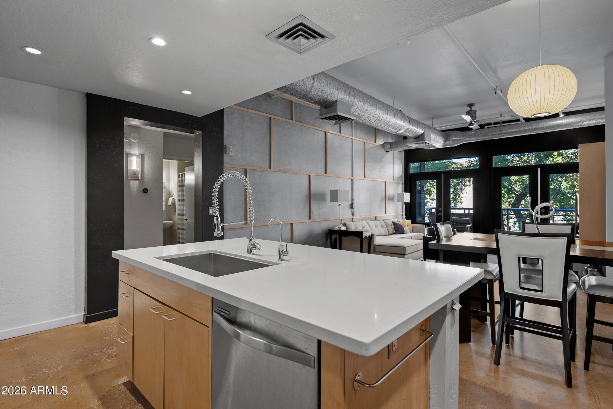 914 E OSBORN Road 216