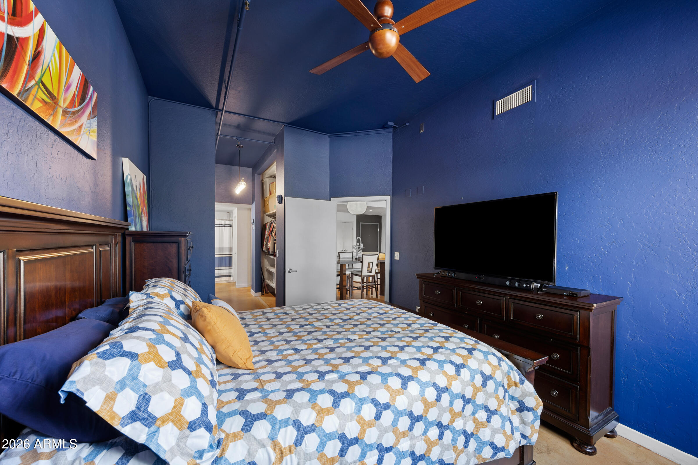 914 E OSBORN Road 216