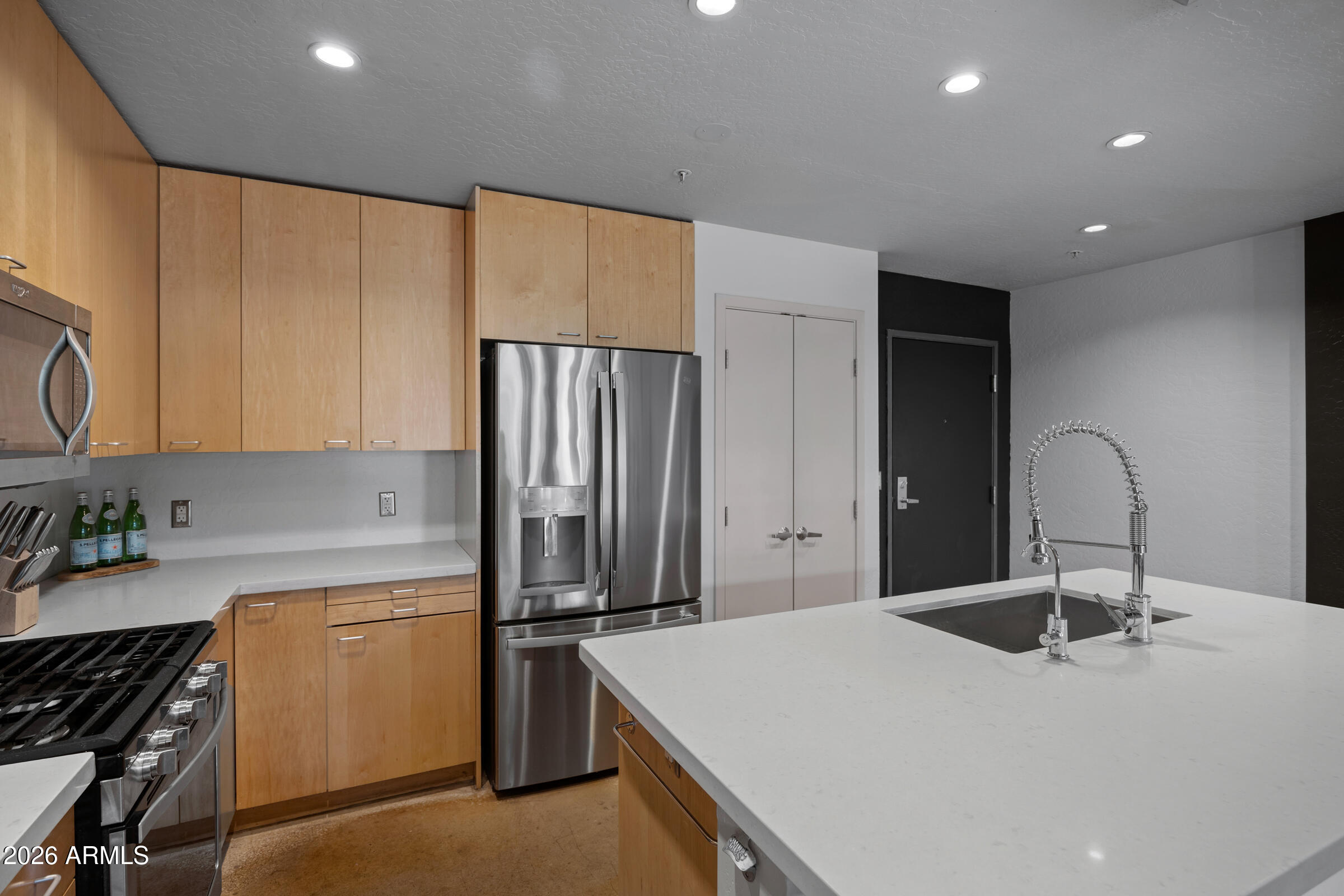 914 E OSBORN Road 216