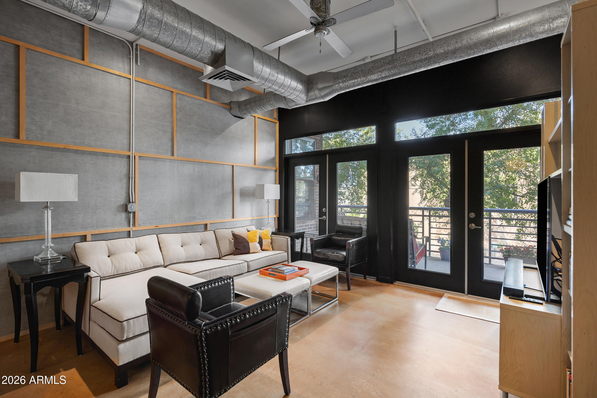 914 E OSBORN Road 216