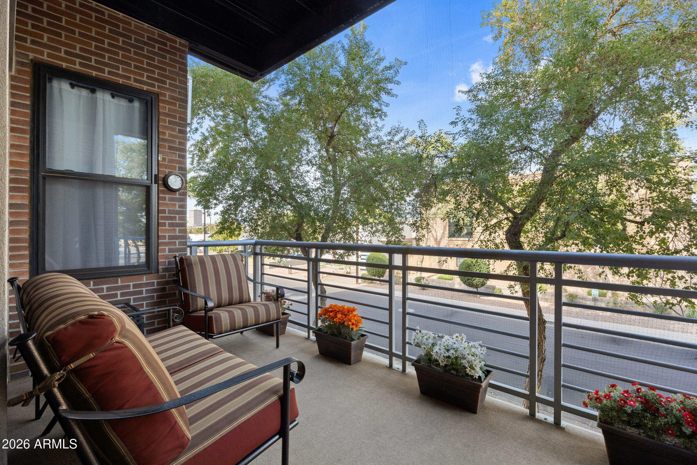 914 E OSBORN Road 216