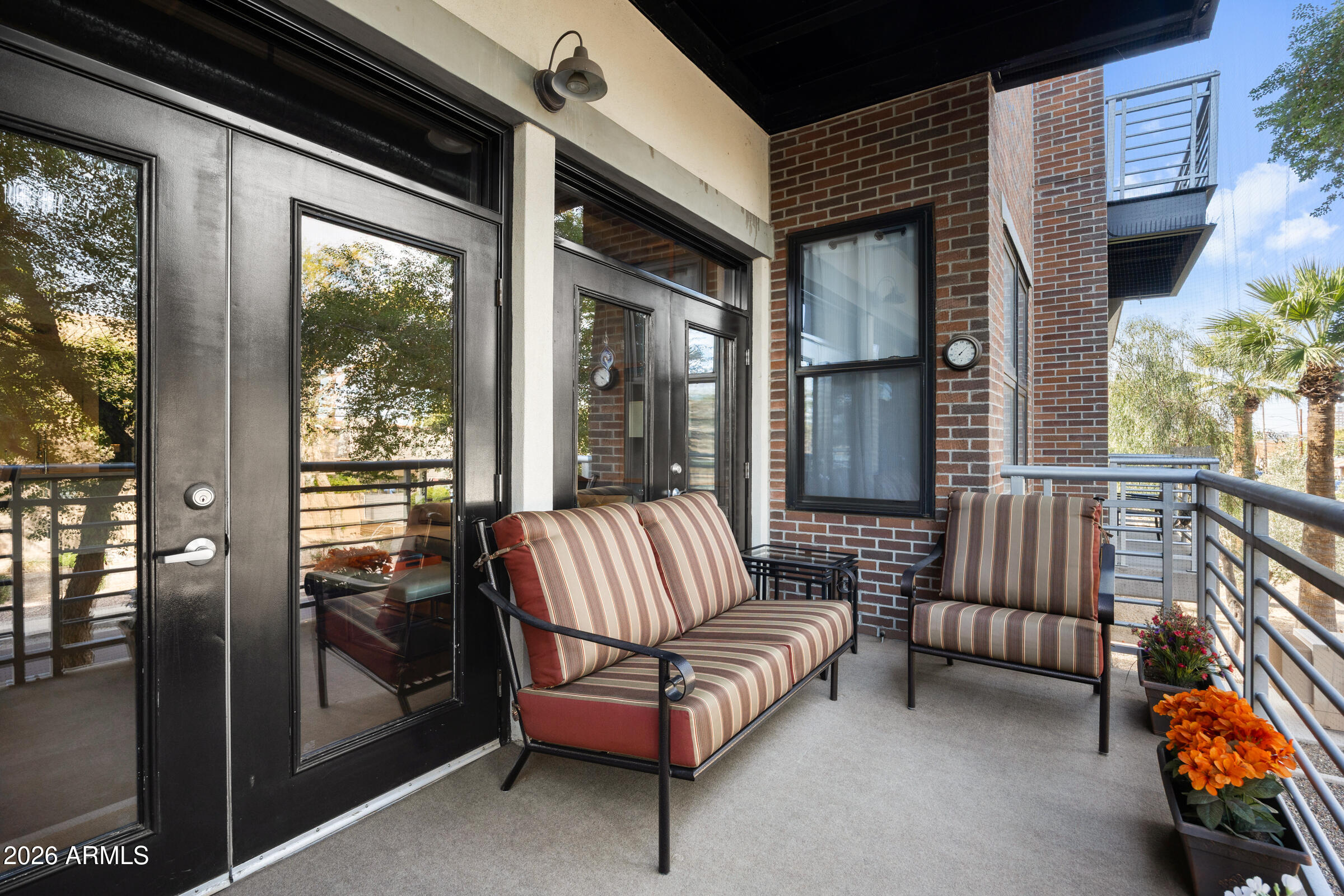 914 E OSBORN Road 216