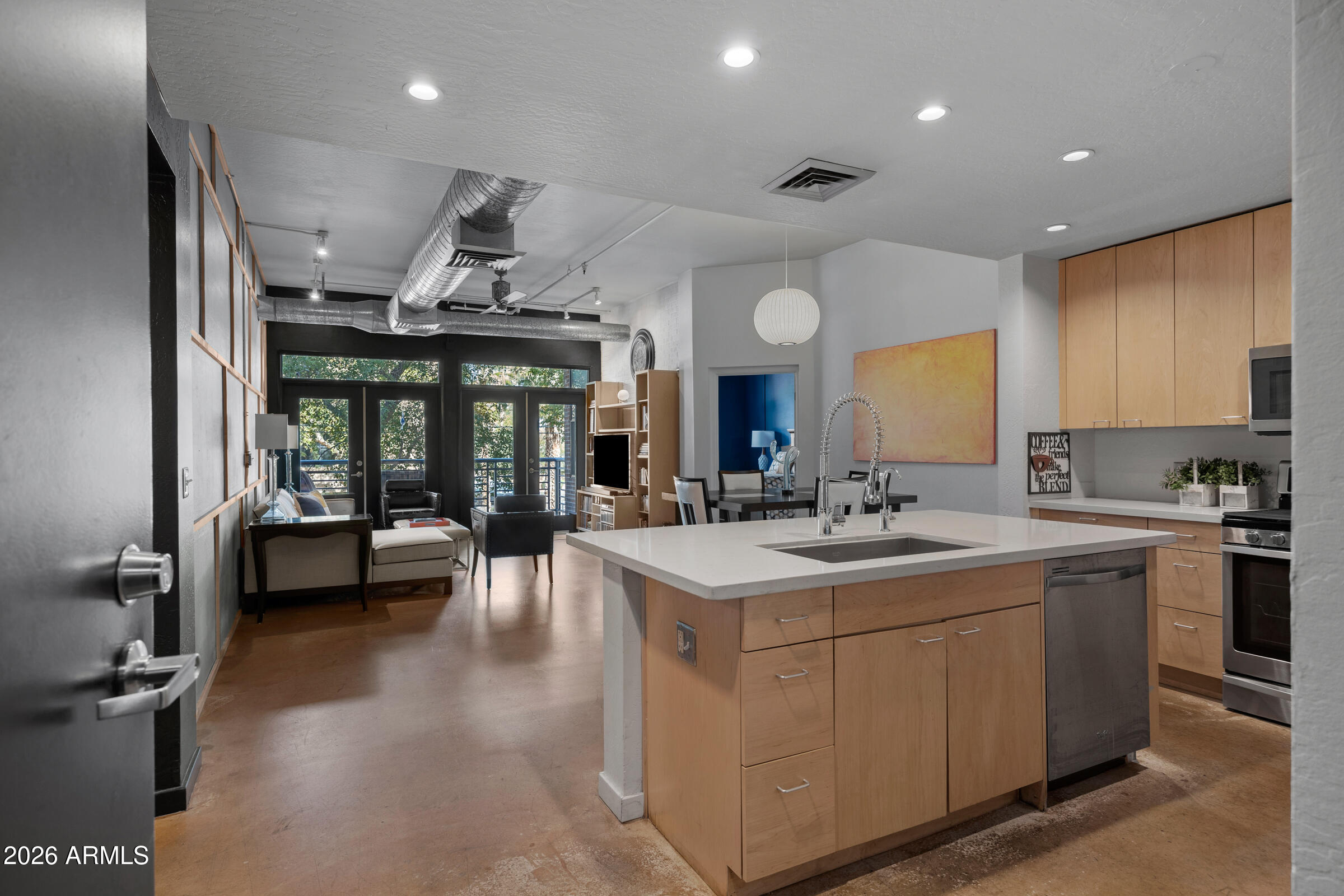 914 E OSBORN Road 216