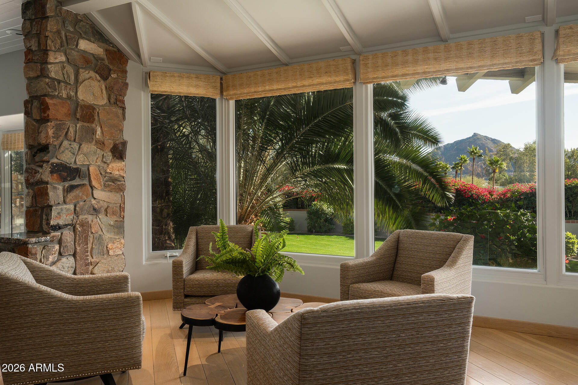 7224 N LAKESIDE Lane