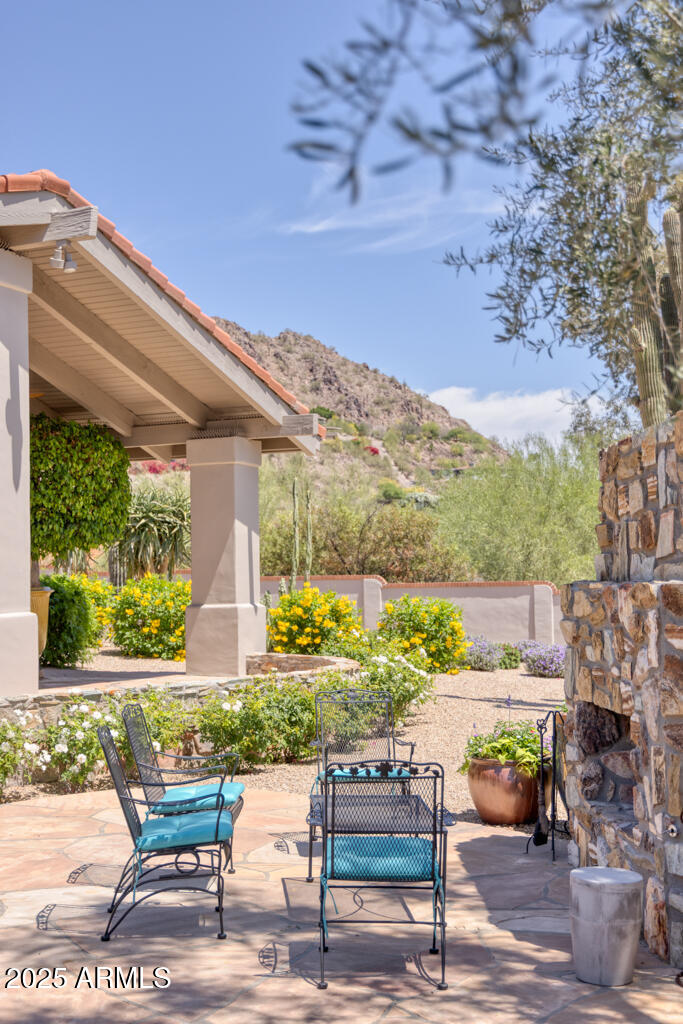 7224 N LAKESIDE Lane