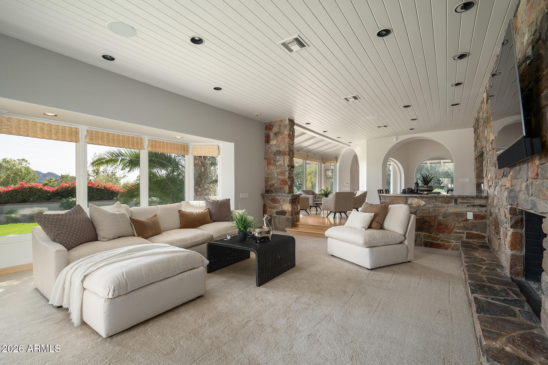 7224 N LAKESIDE Lane