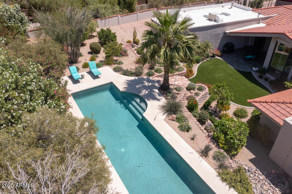 7224 N LAKESIDE Lane