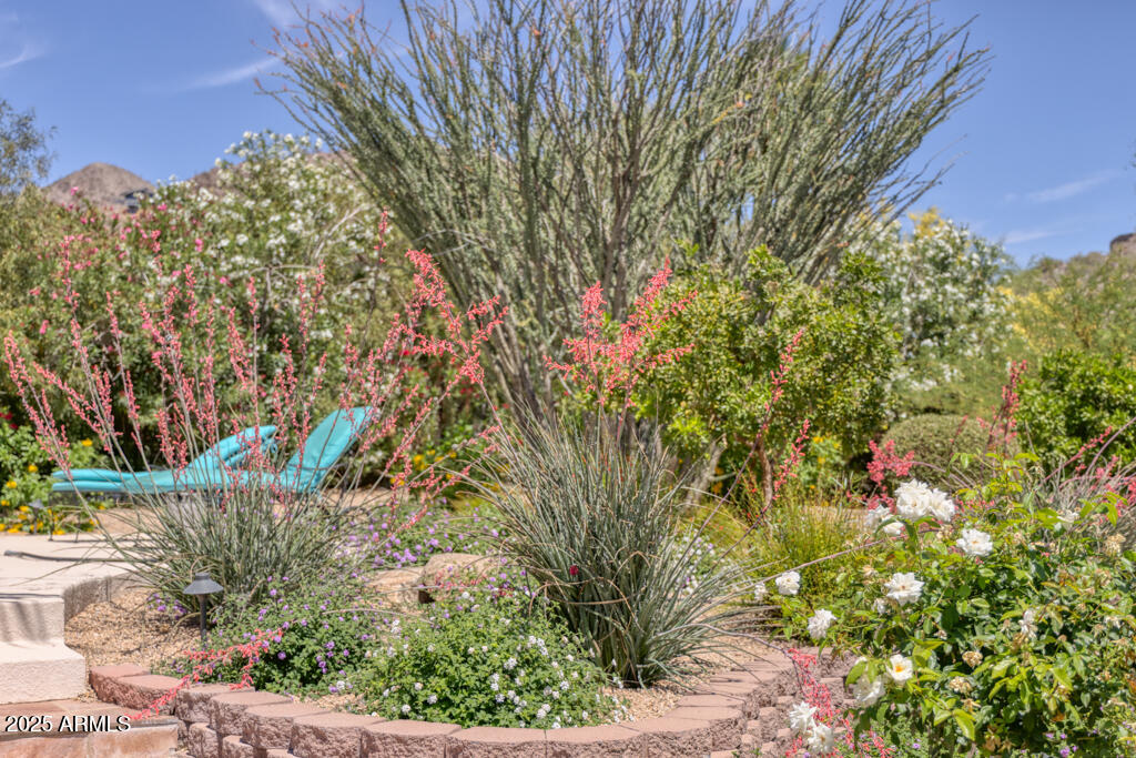 7224 N LAKESIDE Lane