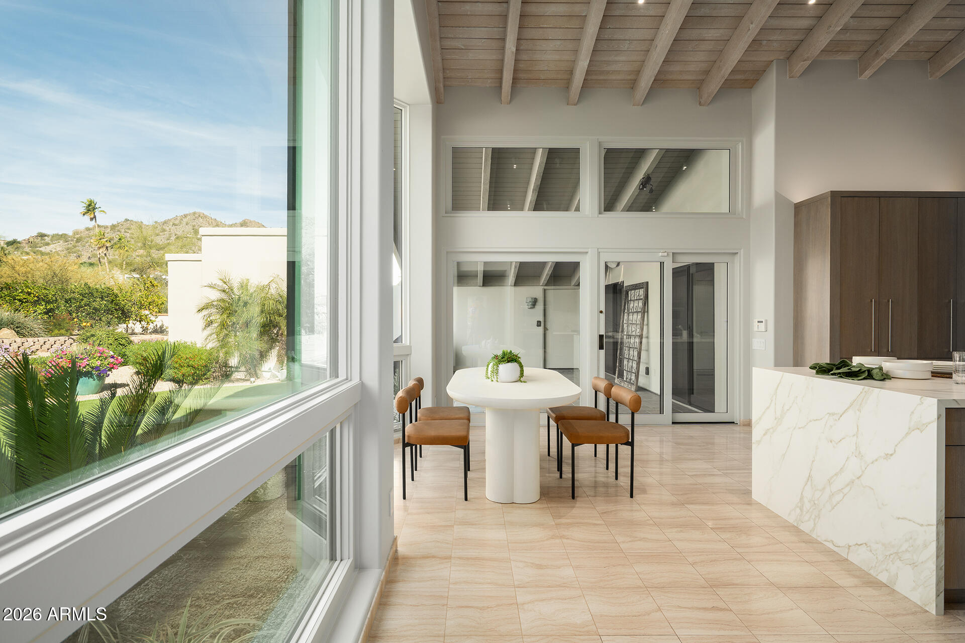 7224 N LAKESIDE Lane