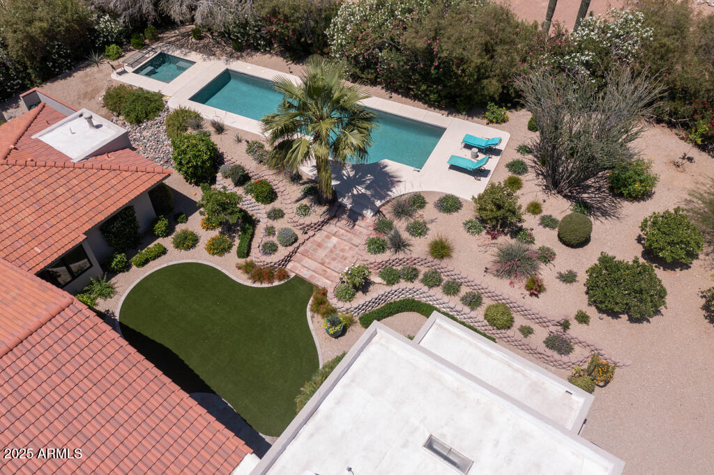 7224 N LAKESIDE Lane