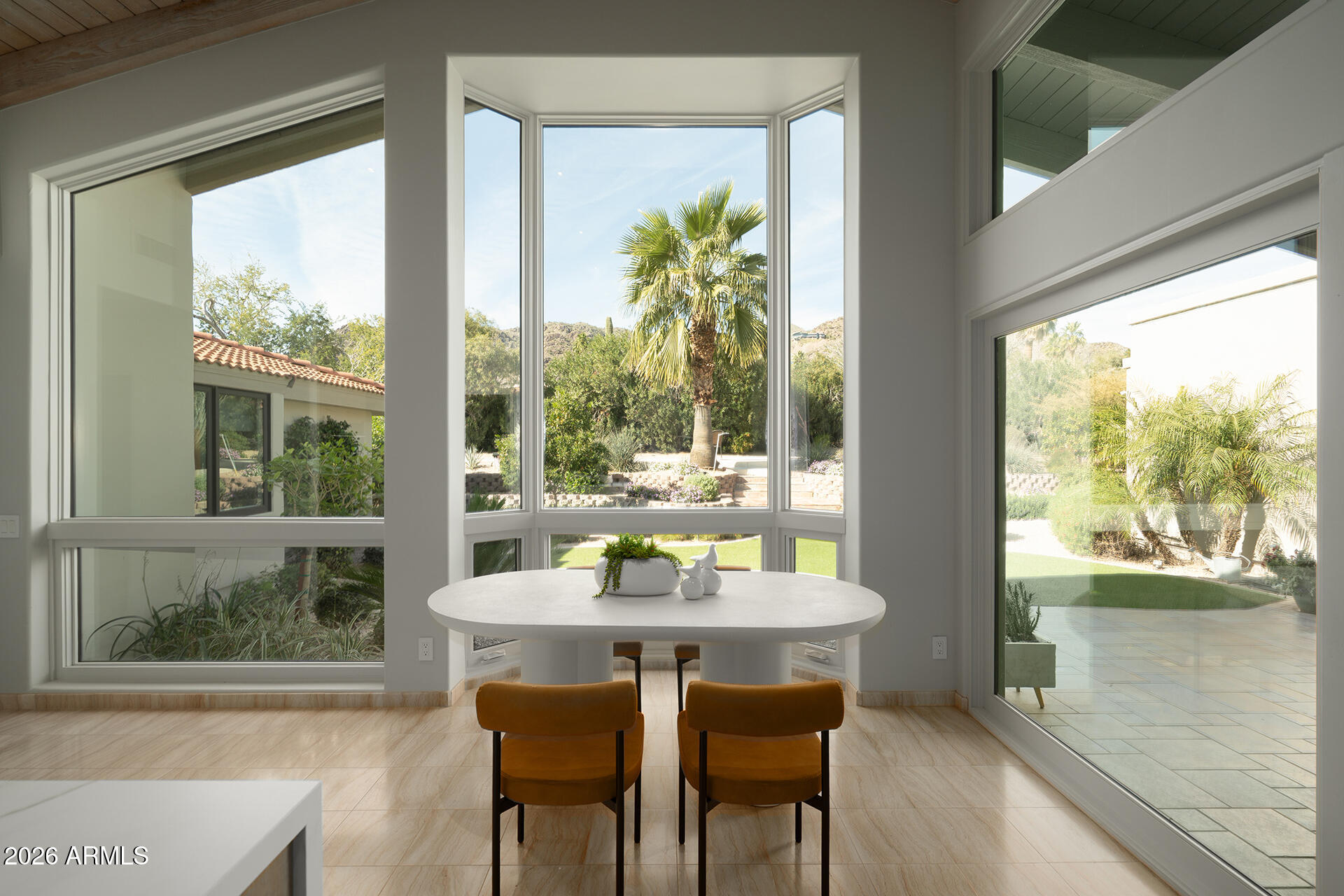 7224 N LAKESIDE Lane