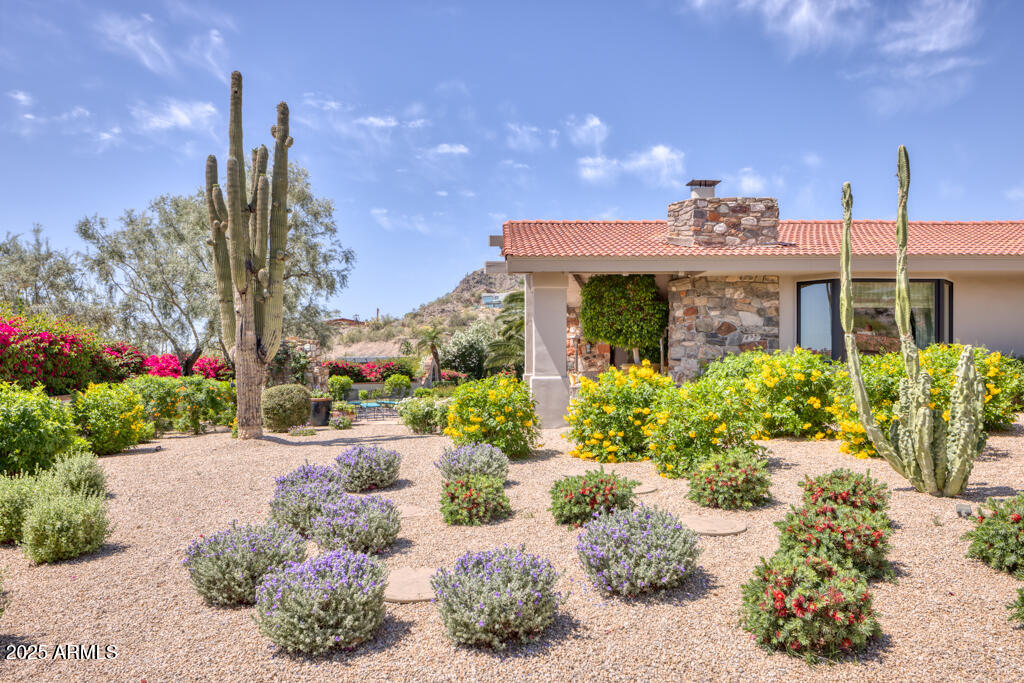 7224 N LAKESIDE Lane