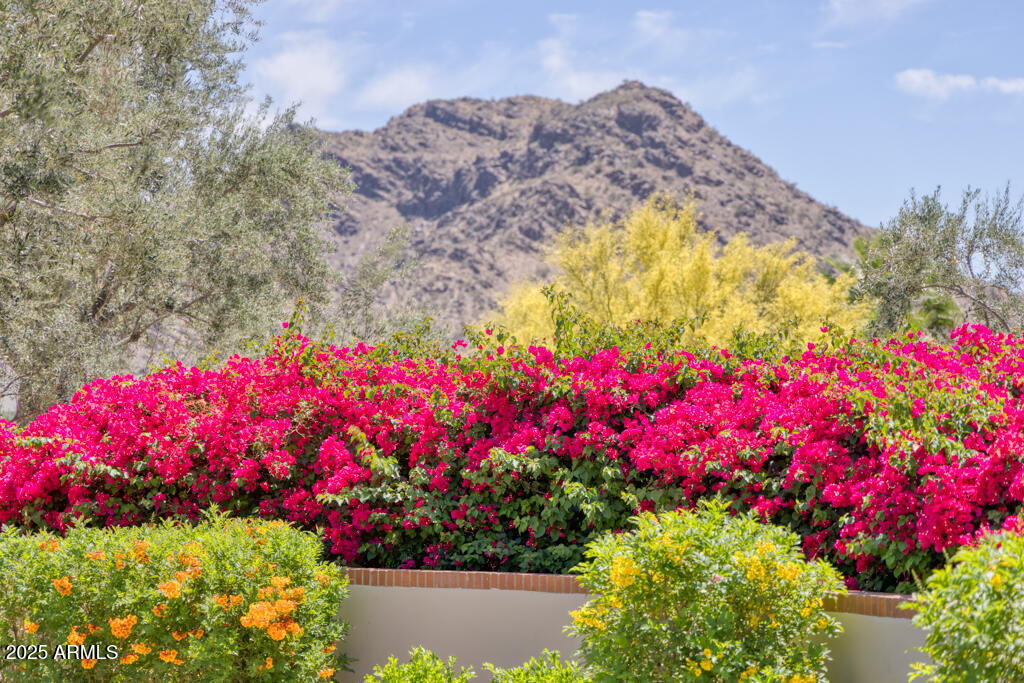 7224 N LAKESIDE Lane