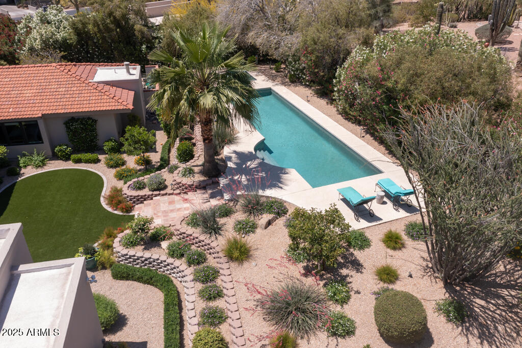 7224 N LAKESIDE Lane