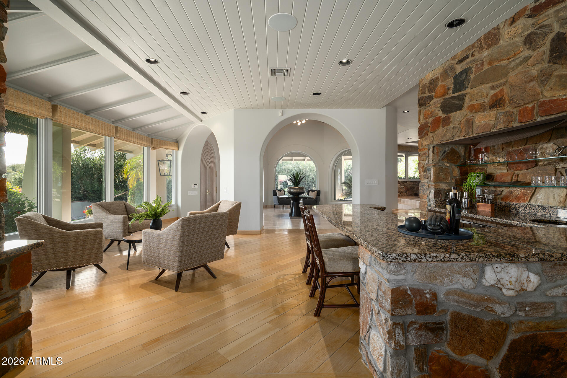 7224 N LAKESIDE Lane