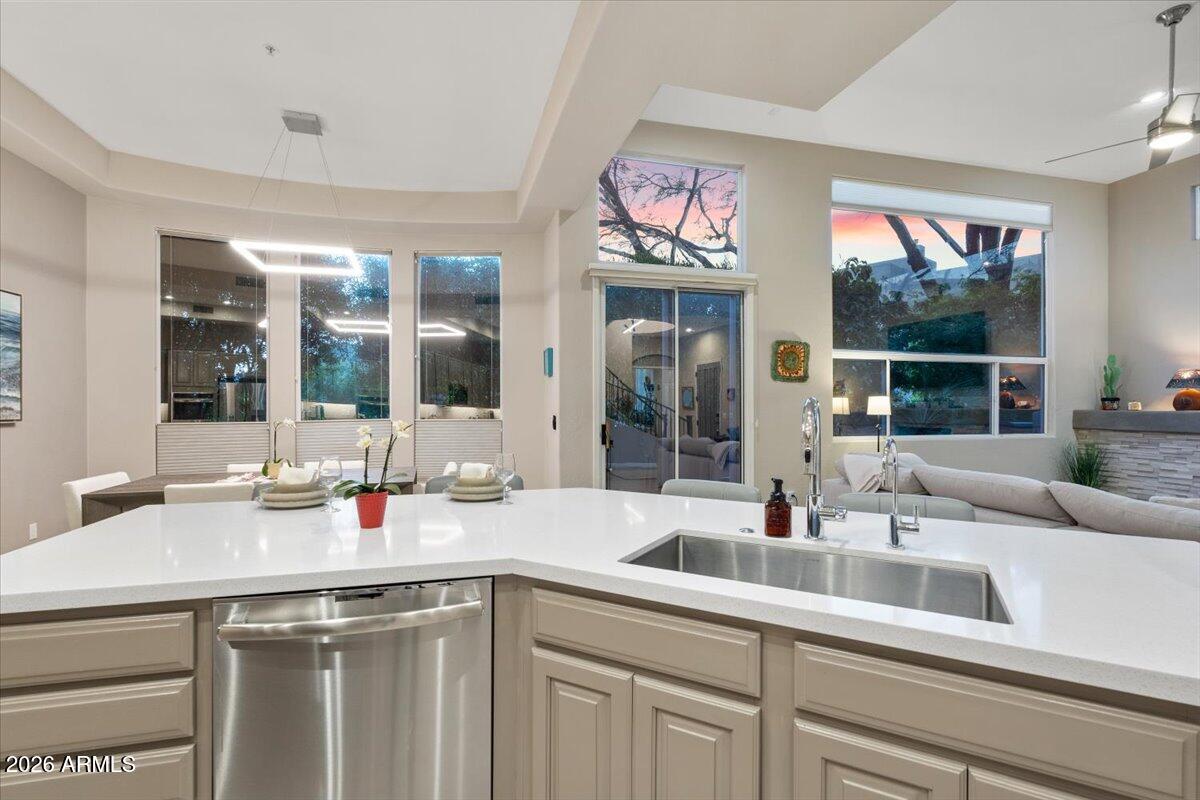 28990 N WHITE FEATHER Lane 165