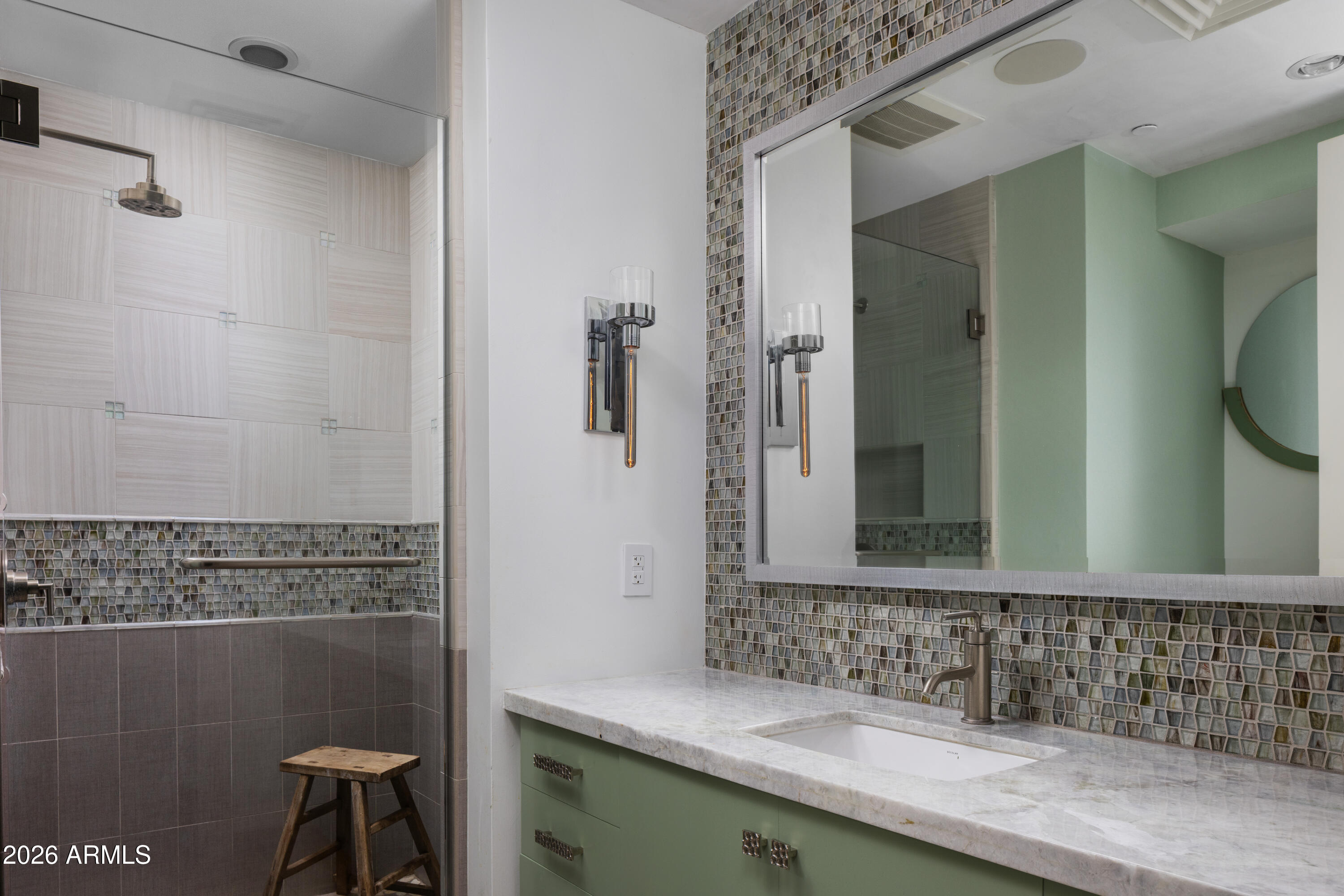 140 E RIO SALADO Parkway 1201