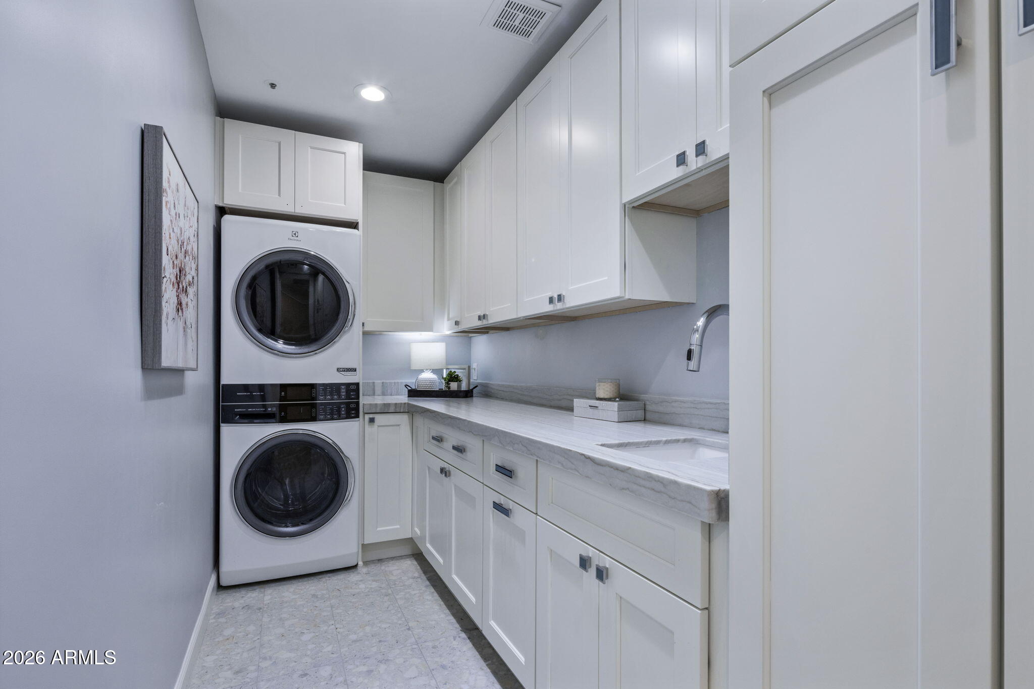 11129 E JUAN TABO Road