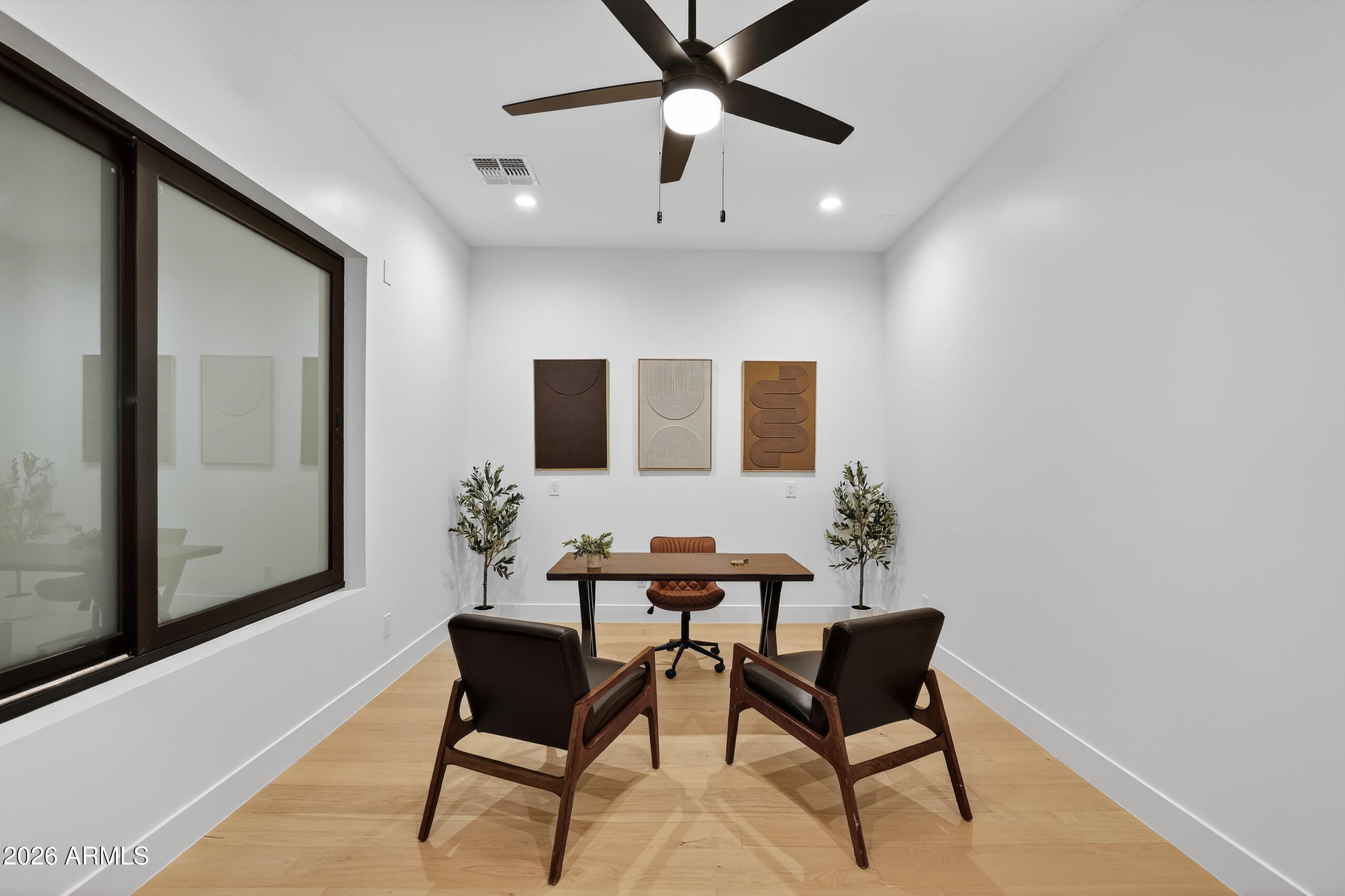 4434 E Mitchell Drive