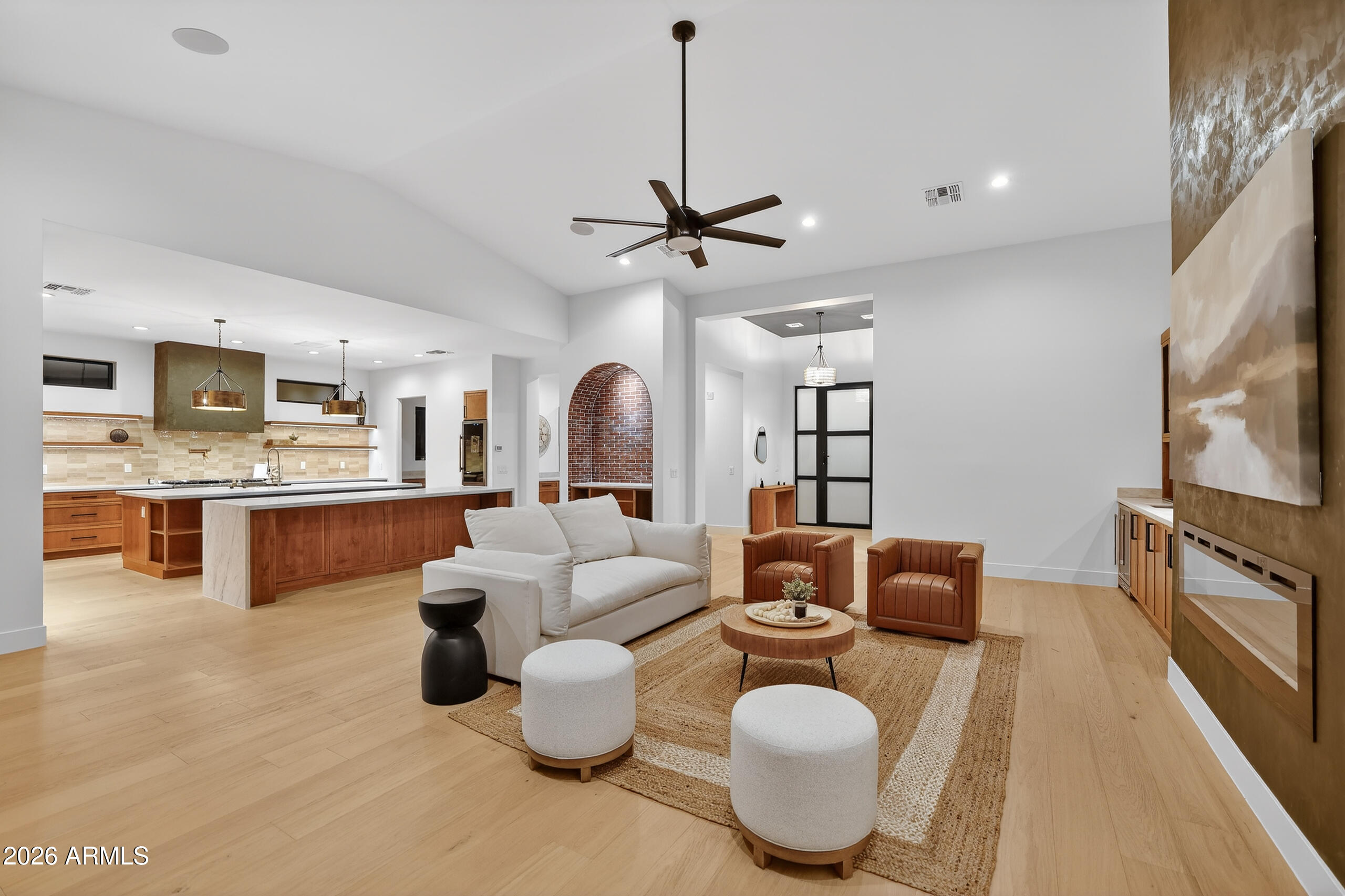 4434 E Mitchell Drive