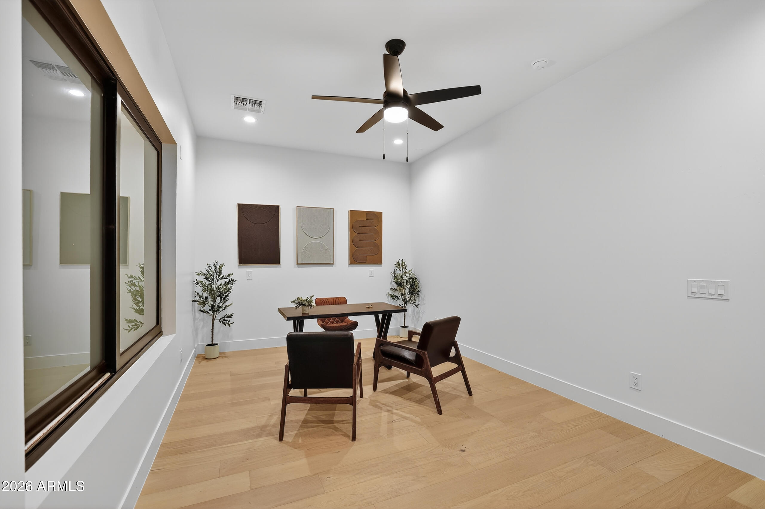 4434 E Mitchell Drive