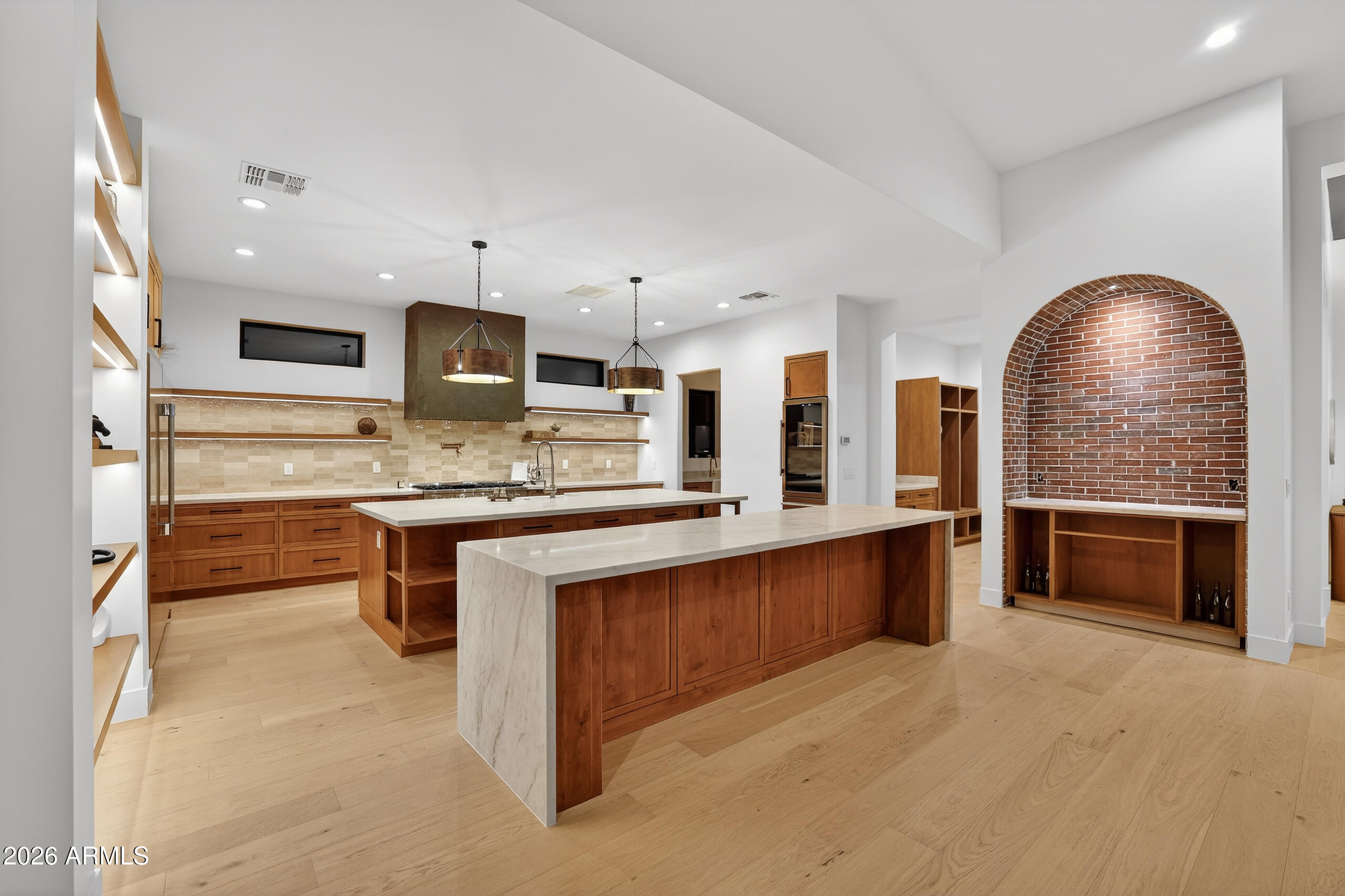 4434 E Mitchell Drive