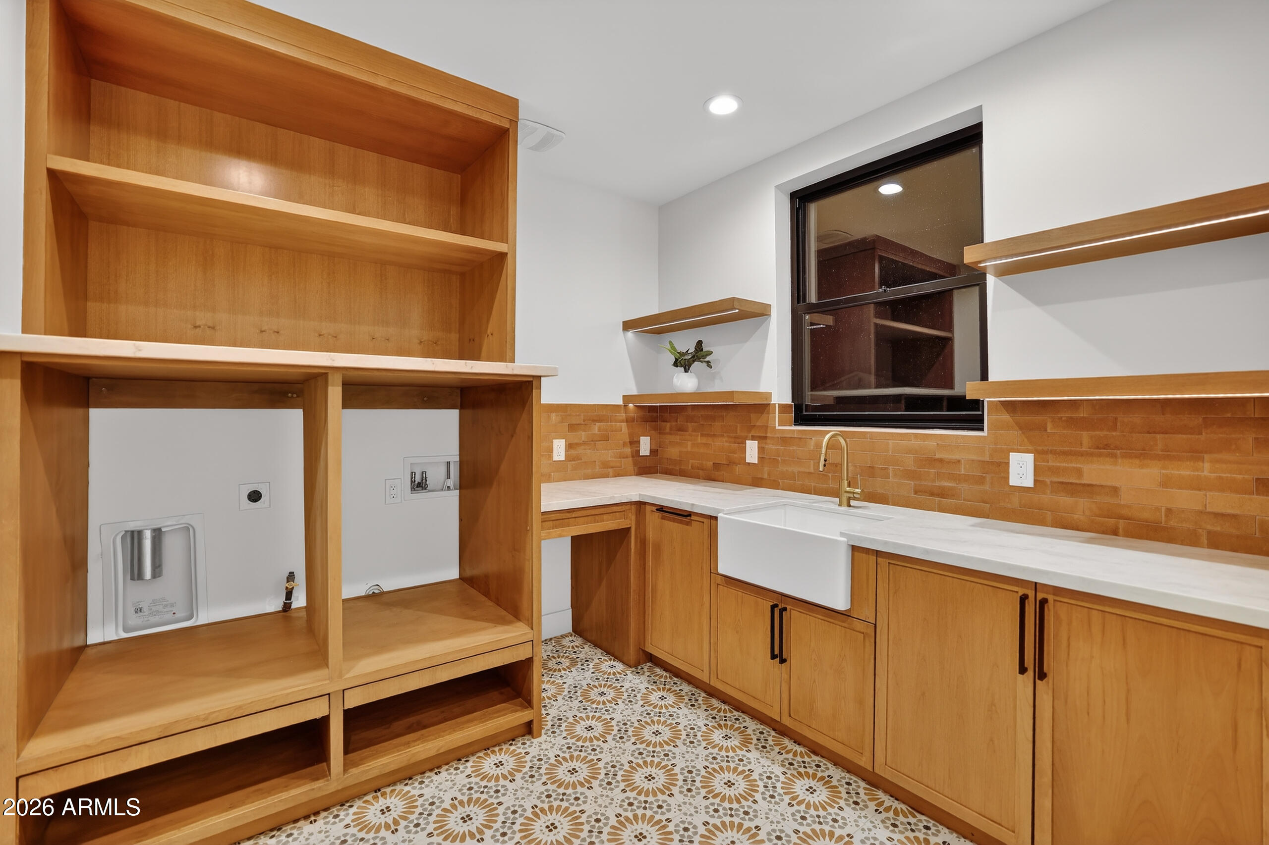 4434 E Mitchell Drive