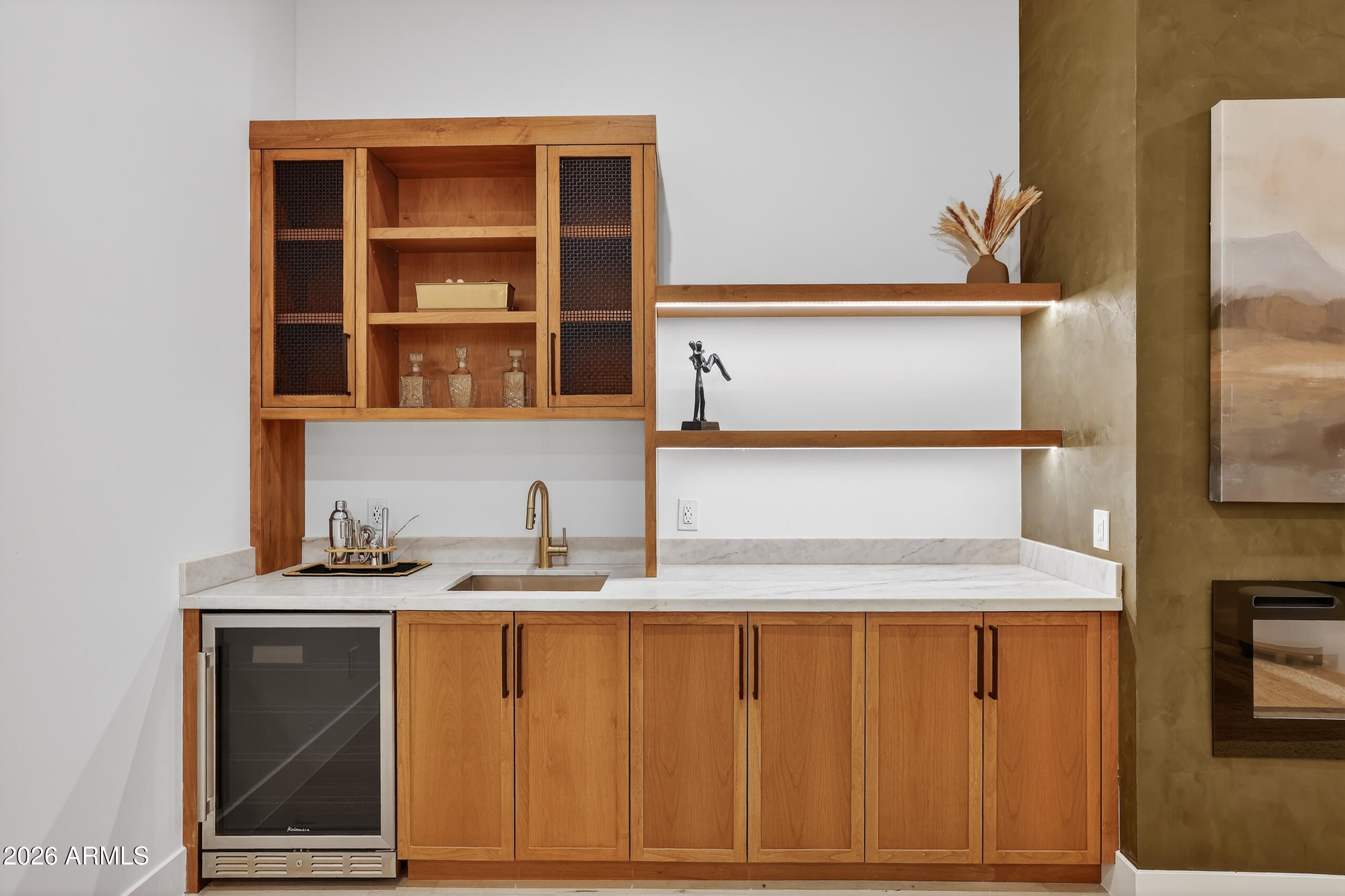 4434 E Mitchell Drive