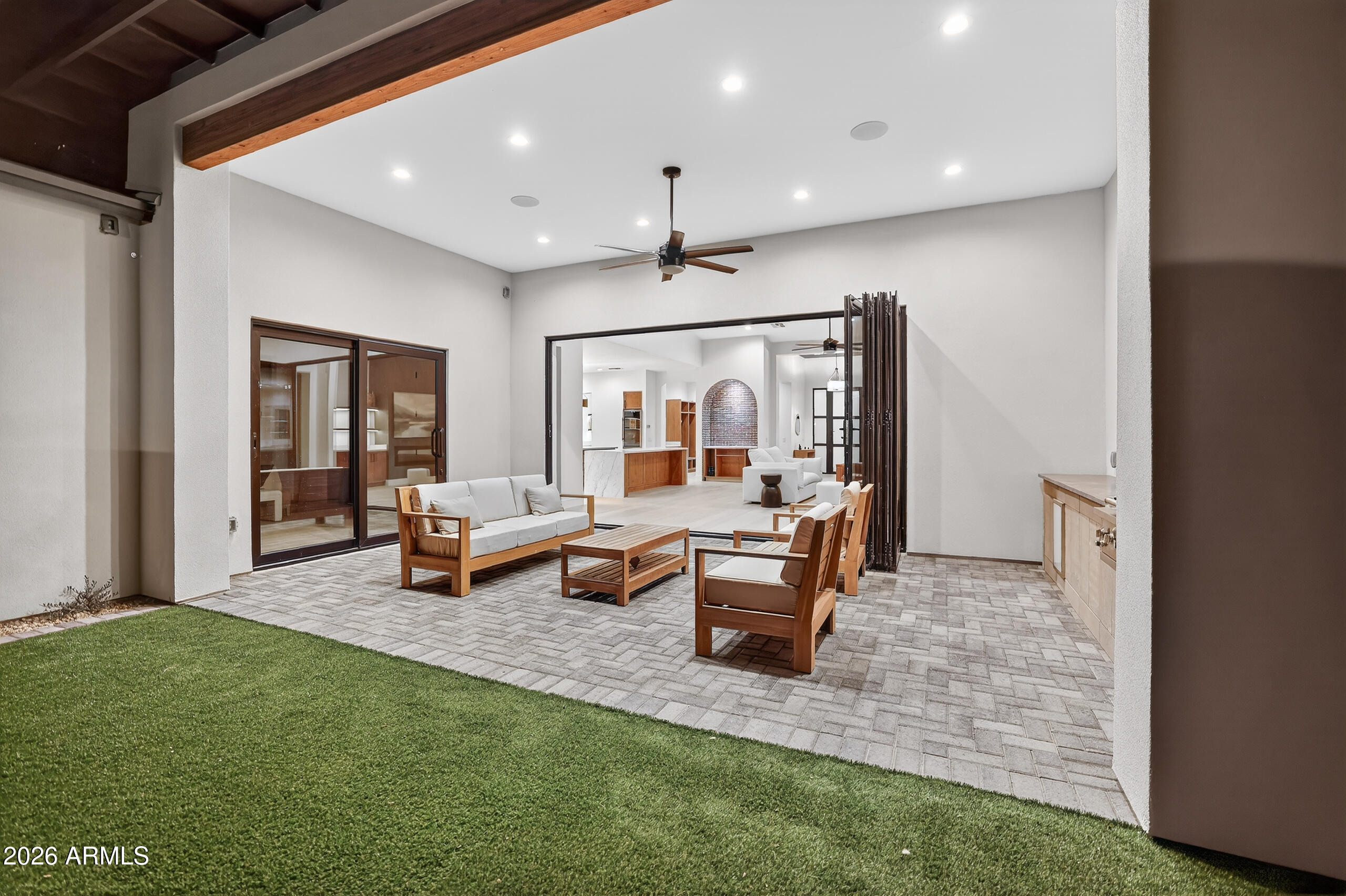 4434 E Mitchell Drive