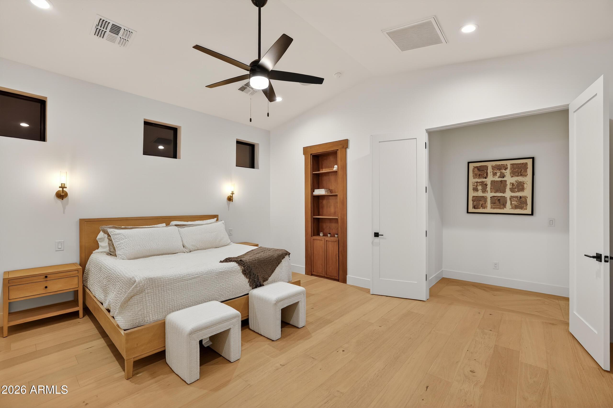 4434 E Mitchell Drive