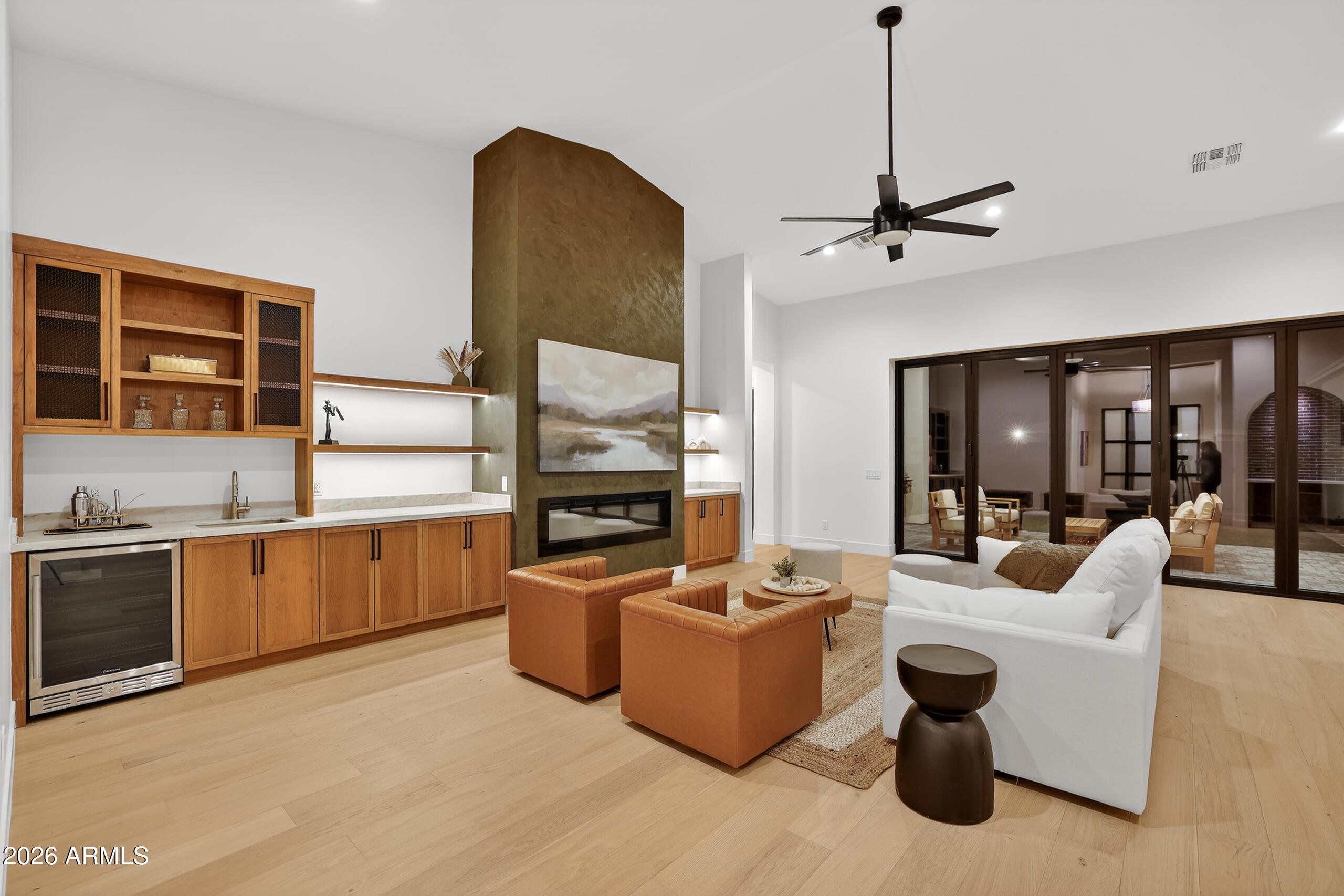 4434 E Mitchell Drive