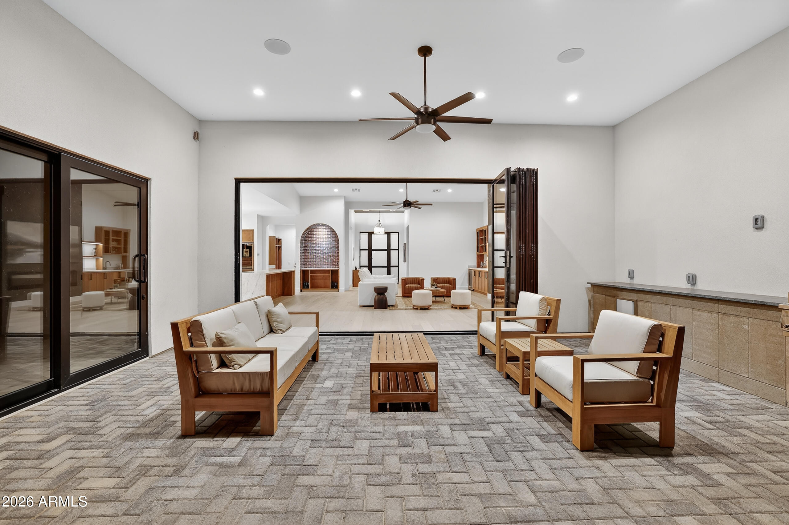 4434 E Mitchell Drive