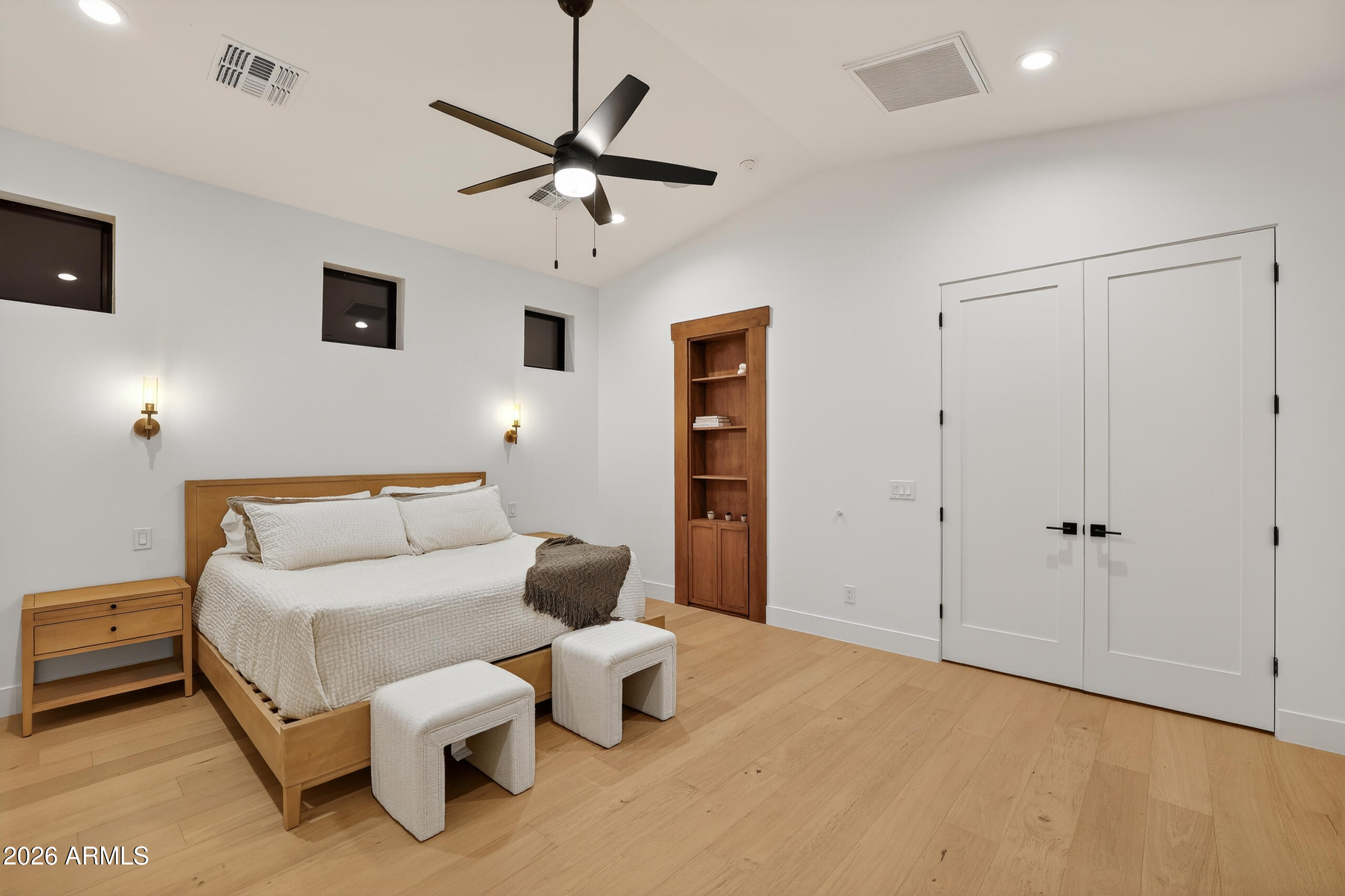 4434 E Mitchell Drive