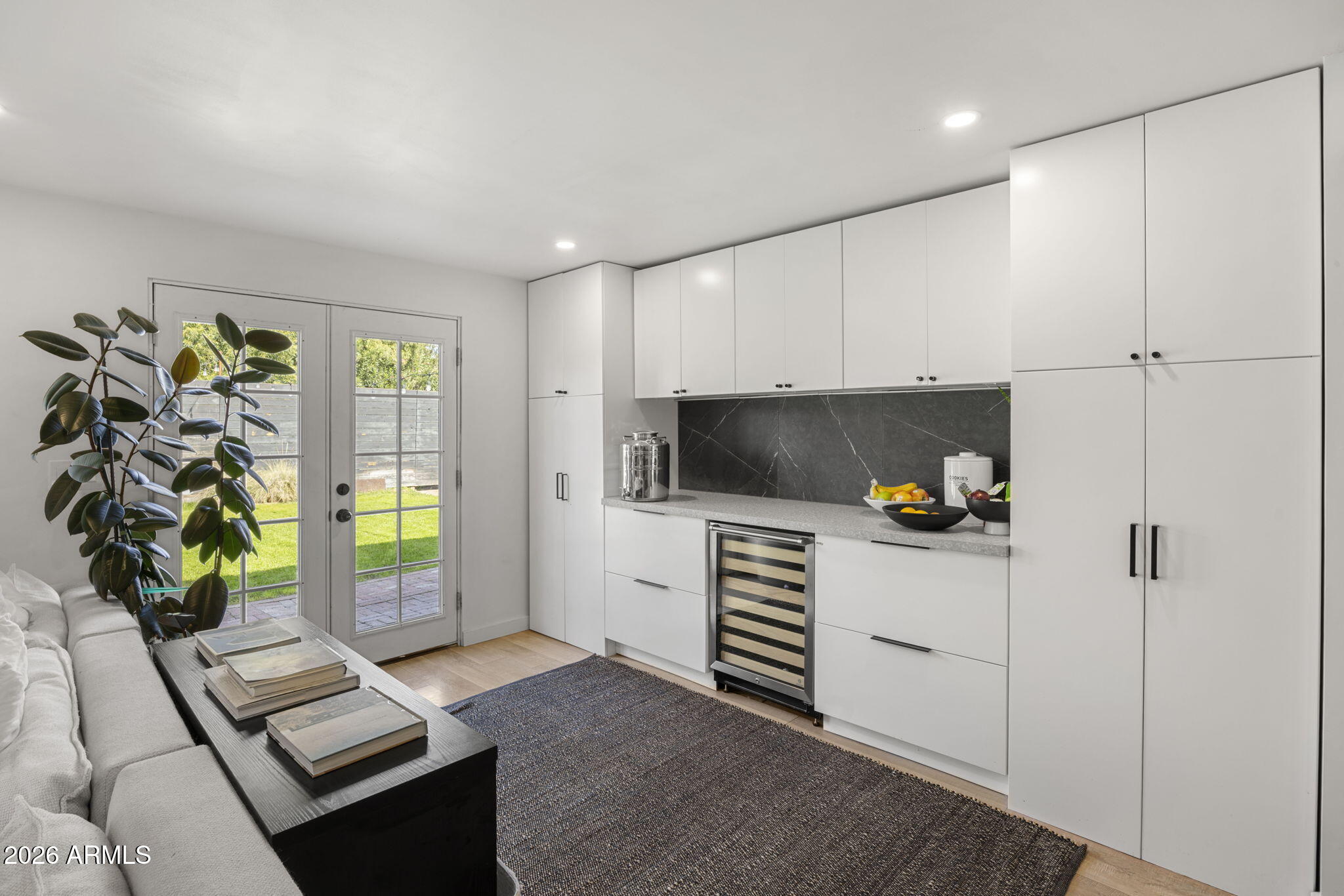 4614 E DEVONSHIRE Avenue