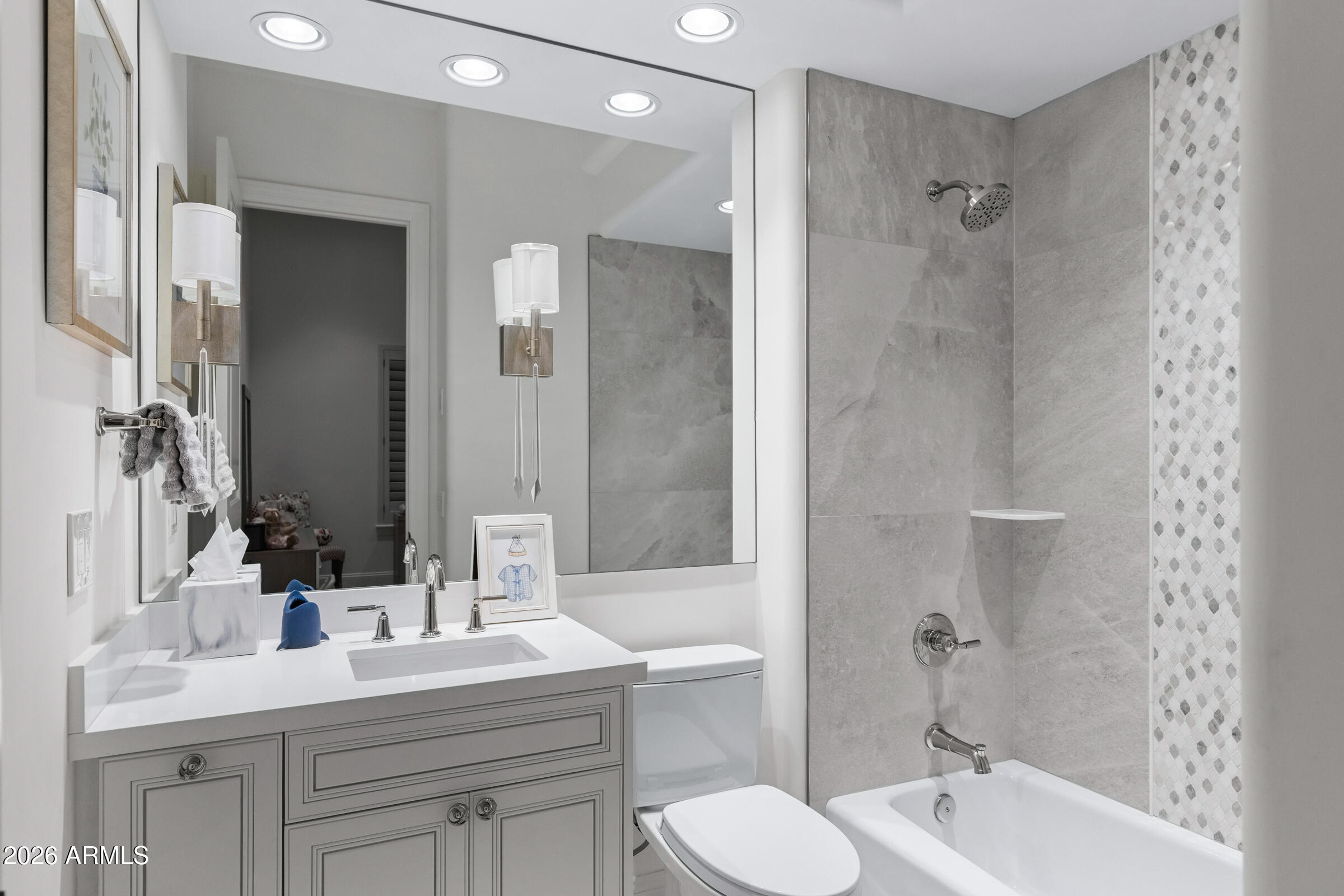 8832 E WETHERSFIELD Road