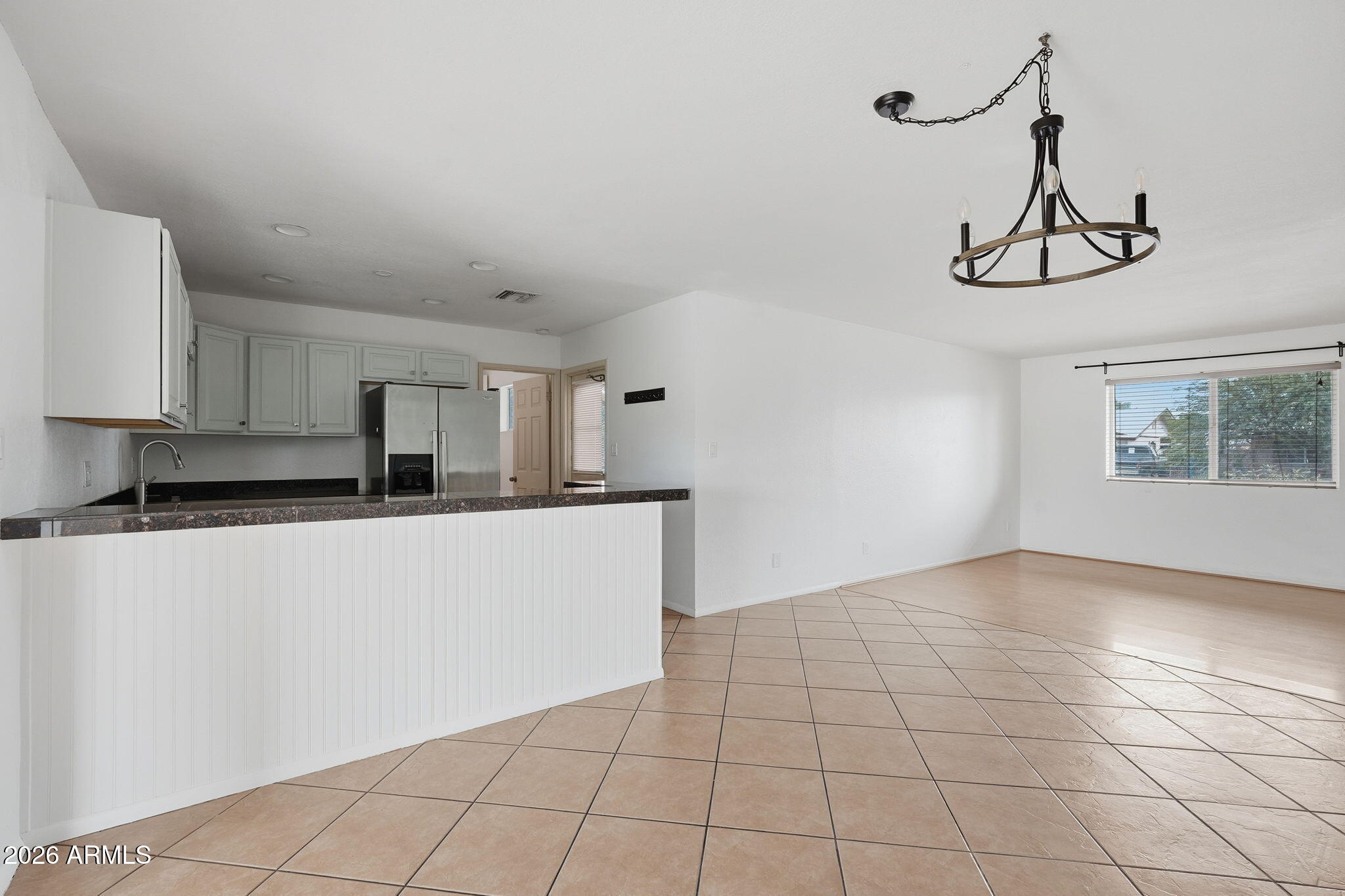 222 W IVYGLEN Street