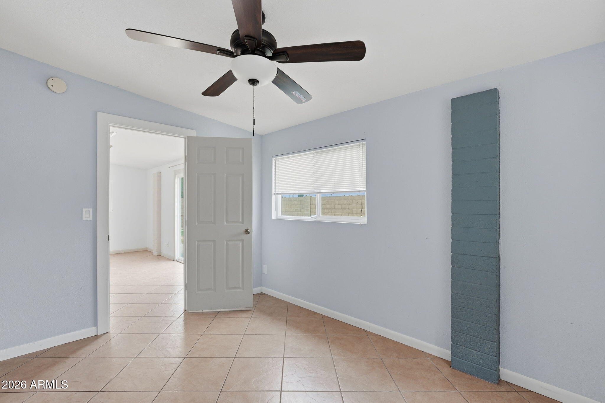 222 W IVYGLEN Street