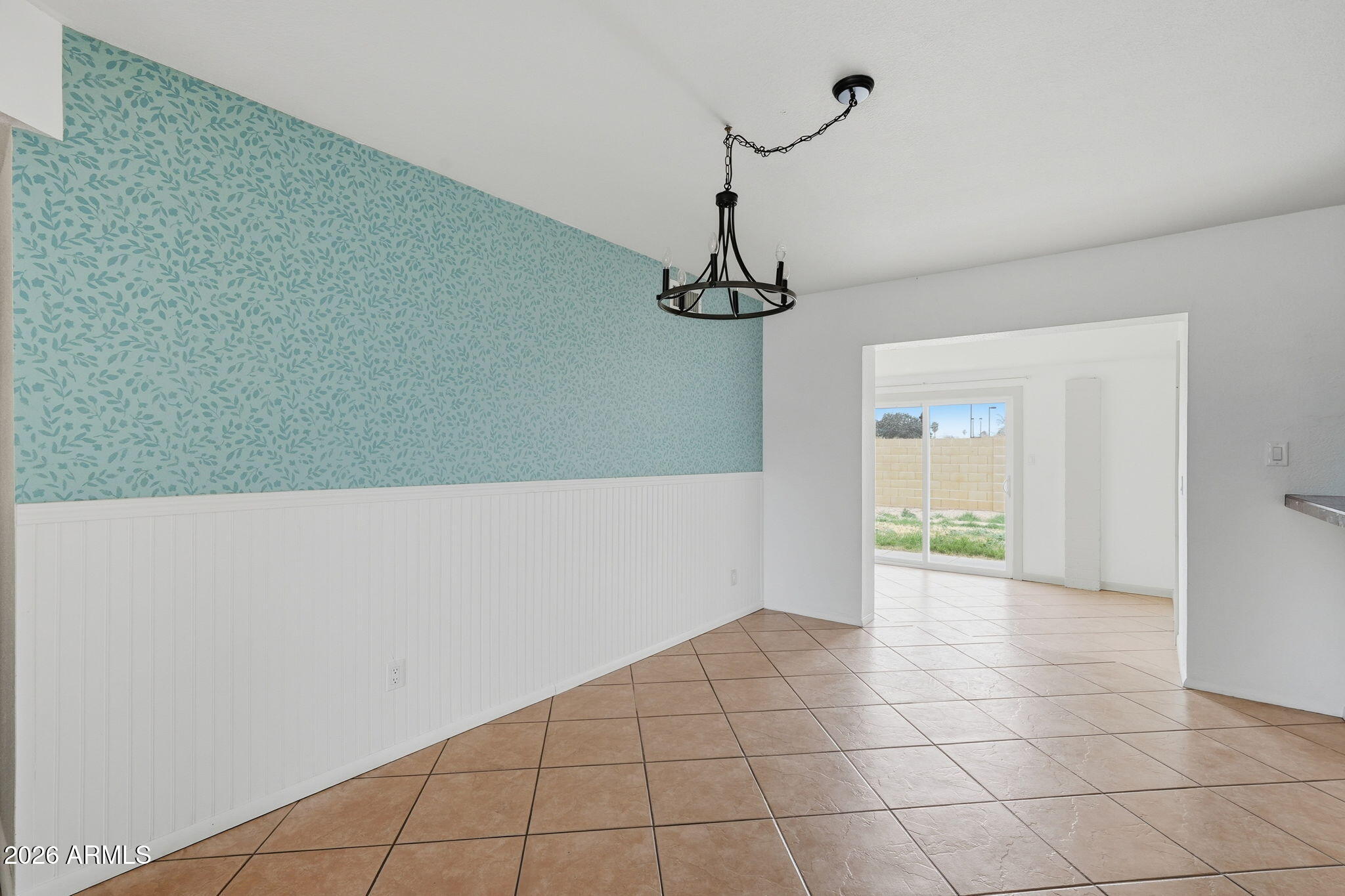 222 W IVYGLEN Street