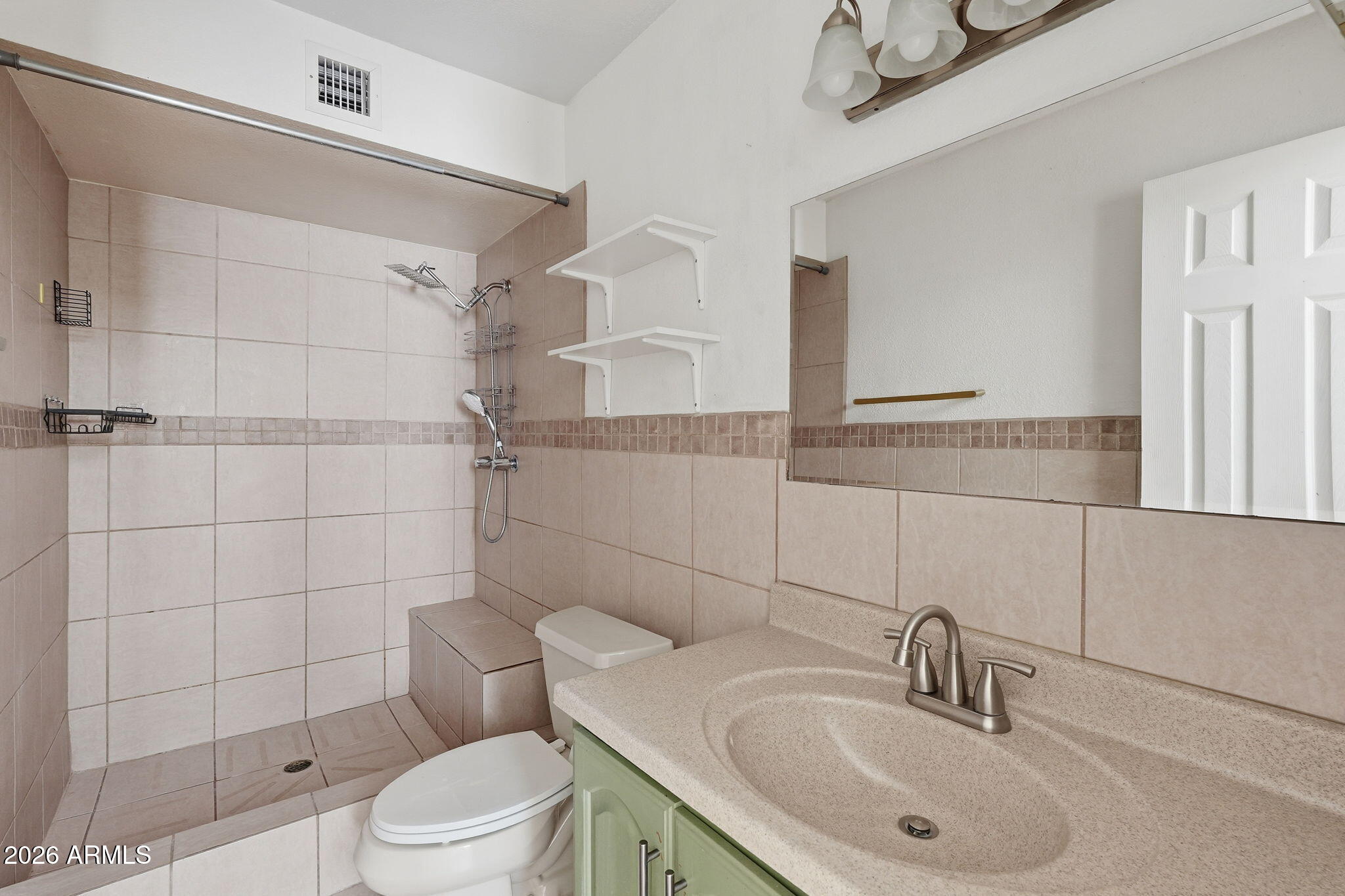 222 W IVYGLEN Street